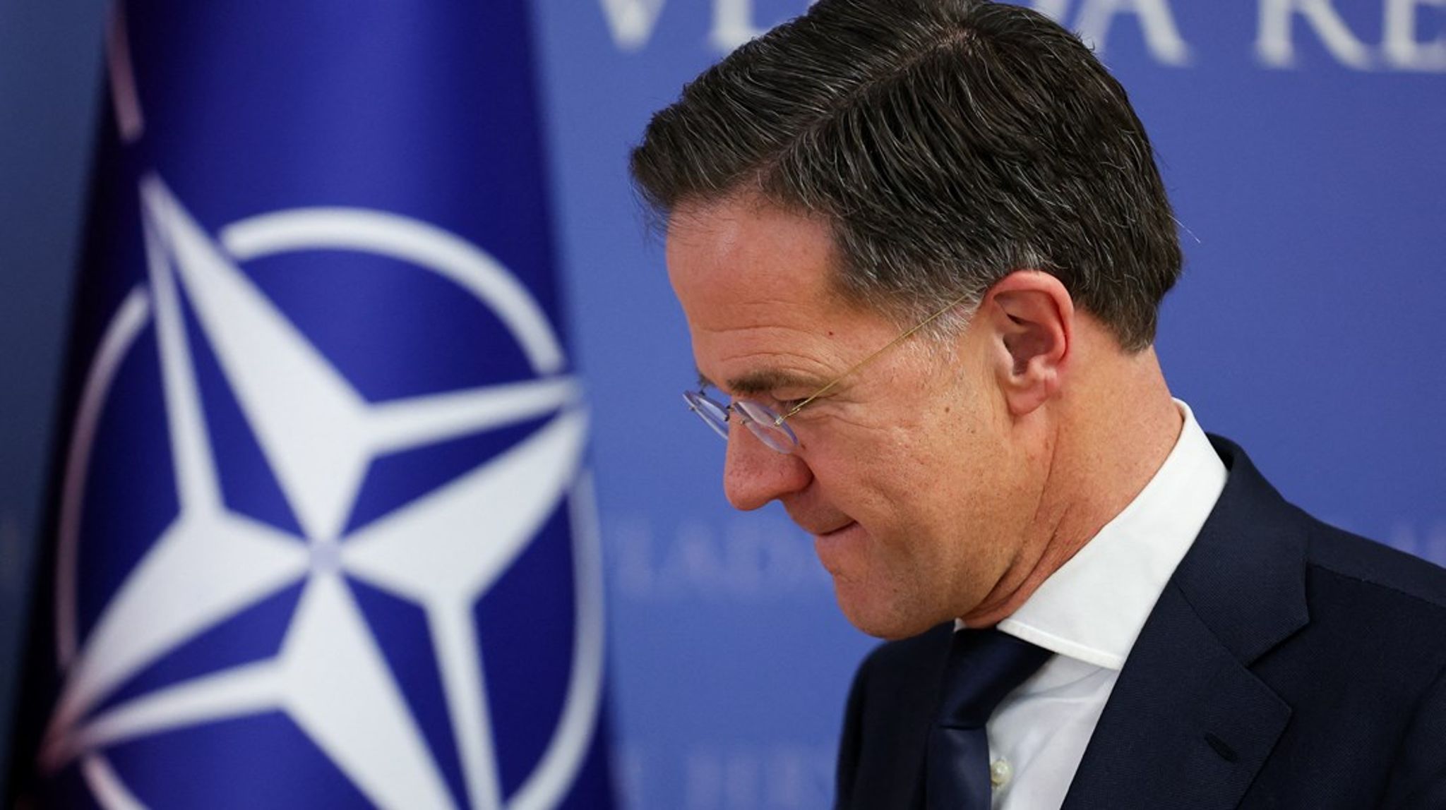 «Når det pågår diskusjoner mellom allierte land, er det min jobb å megle,» sier NATOs generalsekretær Rutte, og forklarer sin rungende stillhet om krisen rundt Grønland. 
