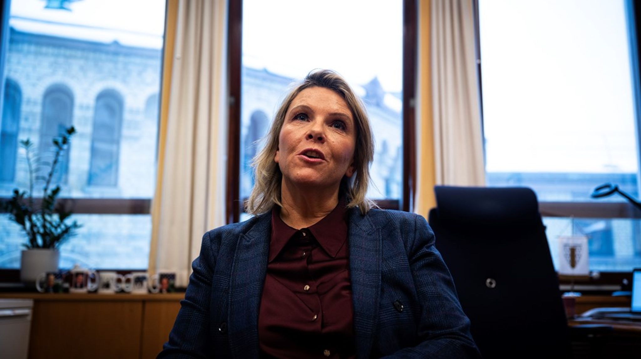 Frp-leder Sylvi Listhaug har sendt brev til statsministeren. Der ber hun regjeringen om å nedsette et uavhengig granskningsutvalg etter avsløringene som har kommet i Epstein-filene.