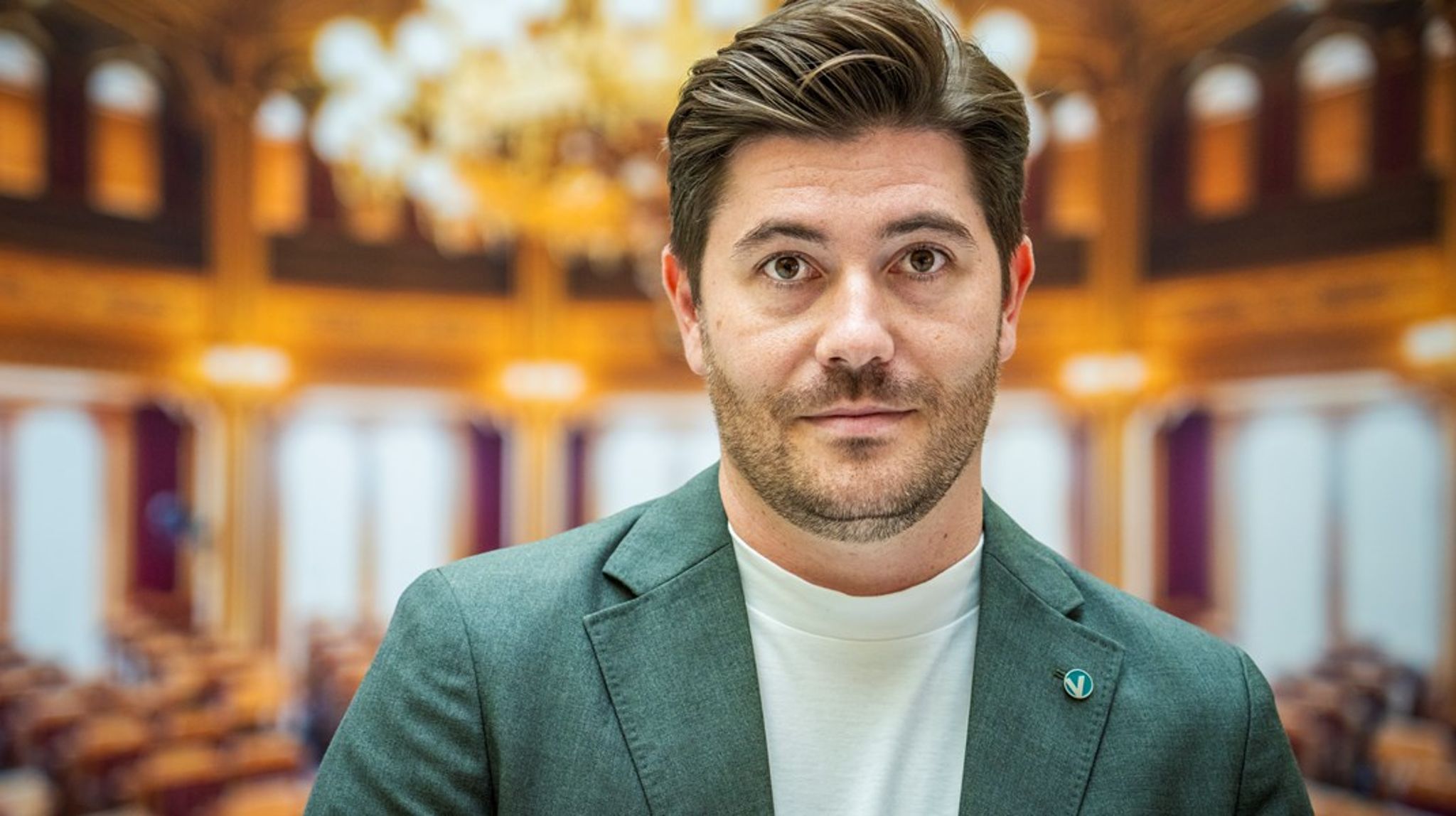 Stortingsrepresentant Grunde Almeland (V) mener det er en rekke spørsmål som bør stilles før man går i gang med digitalt tilsyn – eller digital overvåkning – av eldre i deres eget hjem.