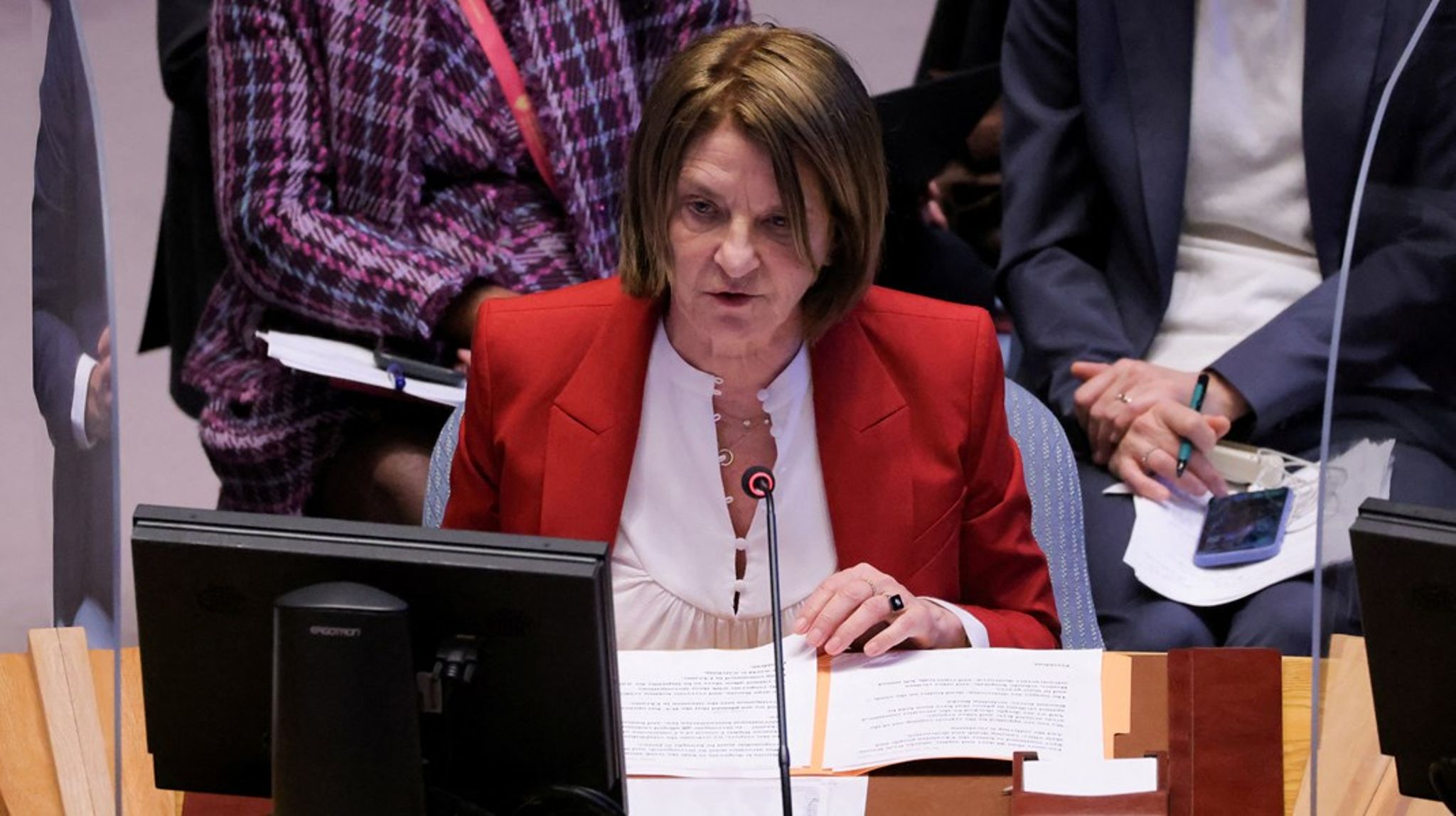 Mona Juul har hatt en rekke innflytelsesrike stillinger i norsk utenrikstjeneste. Blant annet var hun Norges FN-ambassadør.