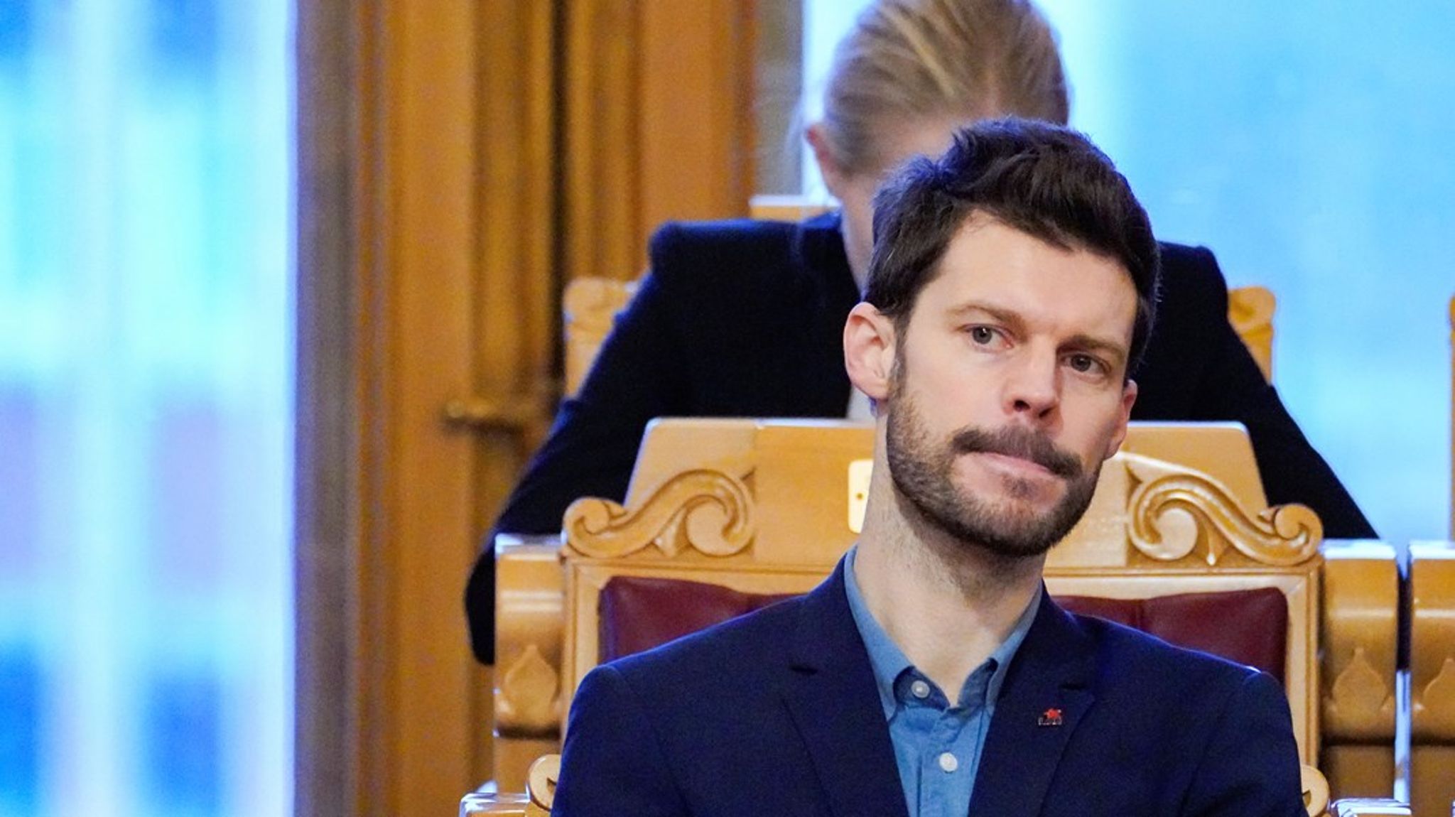 Bjørnar Moxnes har fortsatt ikke åpent gått ut med sitt eget standpunkt i spørsmålet om våpen til Ukraina. 