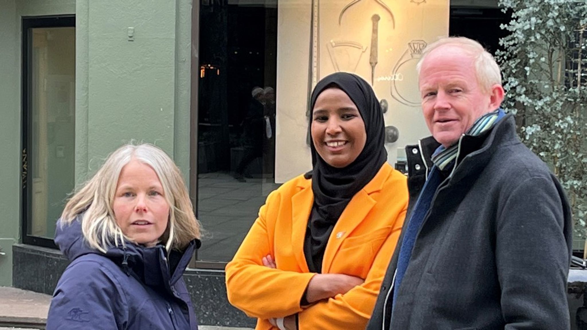 Kirsti Bergstø er som ventet enstemmig innstilt som ny SV-leder. Den foreløpige valgkomiteen har derimot ikke klart å bli enige om hvem som skal innstilles som 2. nestleder: Marian Hussein eller Lars Haltbrekken?