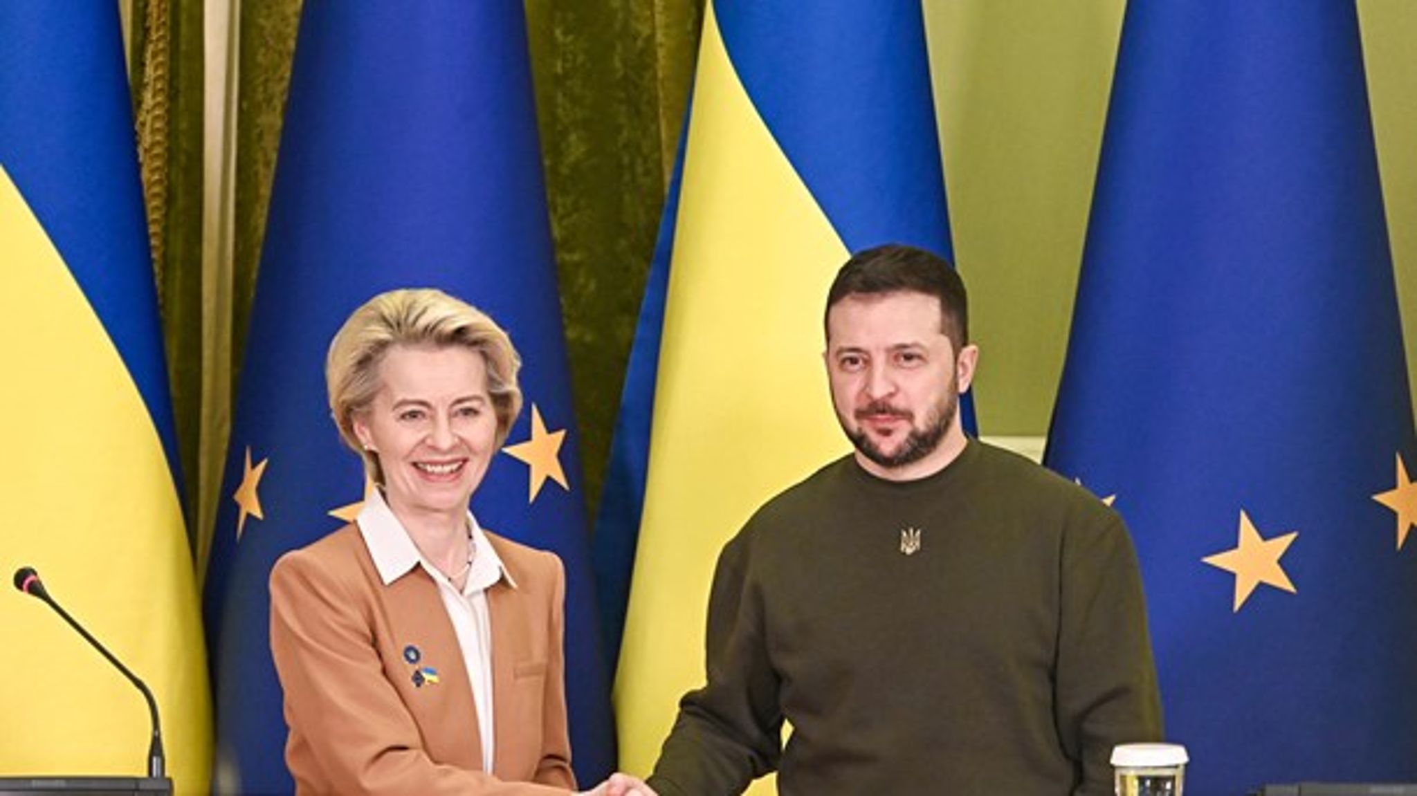 EU-kommisjonens leder Ursula von der Leyen besøker Ukrainas president i Kyiv denne uken. Ukraina har gjort store fremskritt som søkerland til EU, tross krig i landet. Men fortsatt er det en vei å gå. 