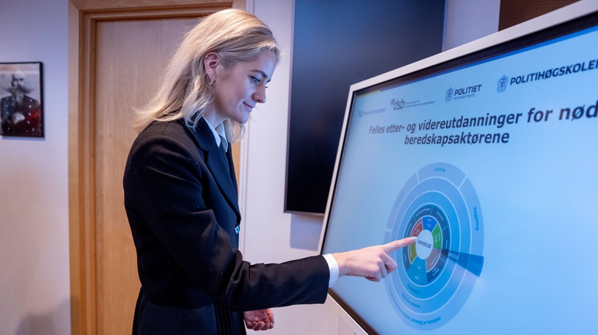 Justisminister Emilie Enger Mehl (Sp) innrømmet for første gang forrige uke at hun har hatt TikTok på tjenestetelefonen. Det har fått mange stortingsrepresentanter til å reagere. 