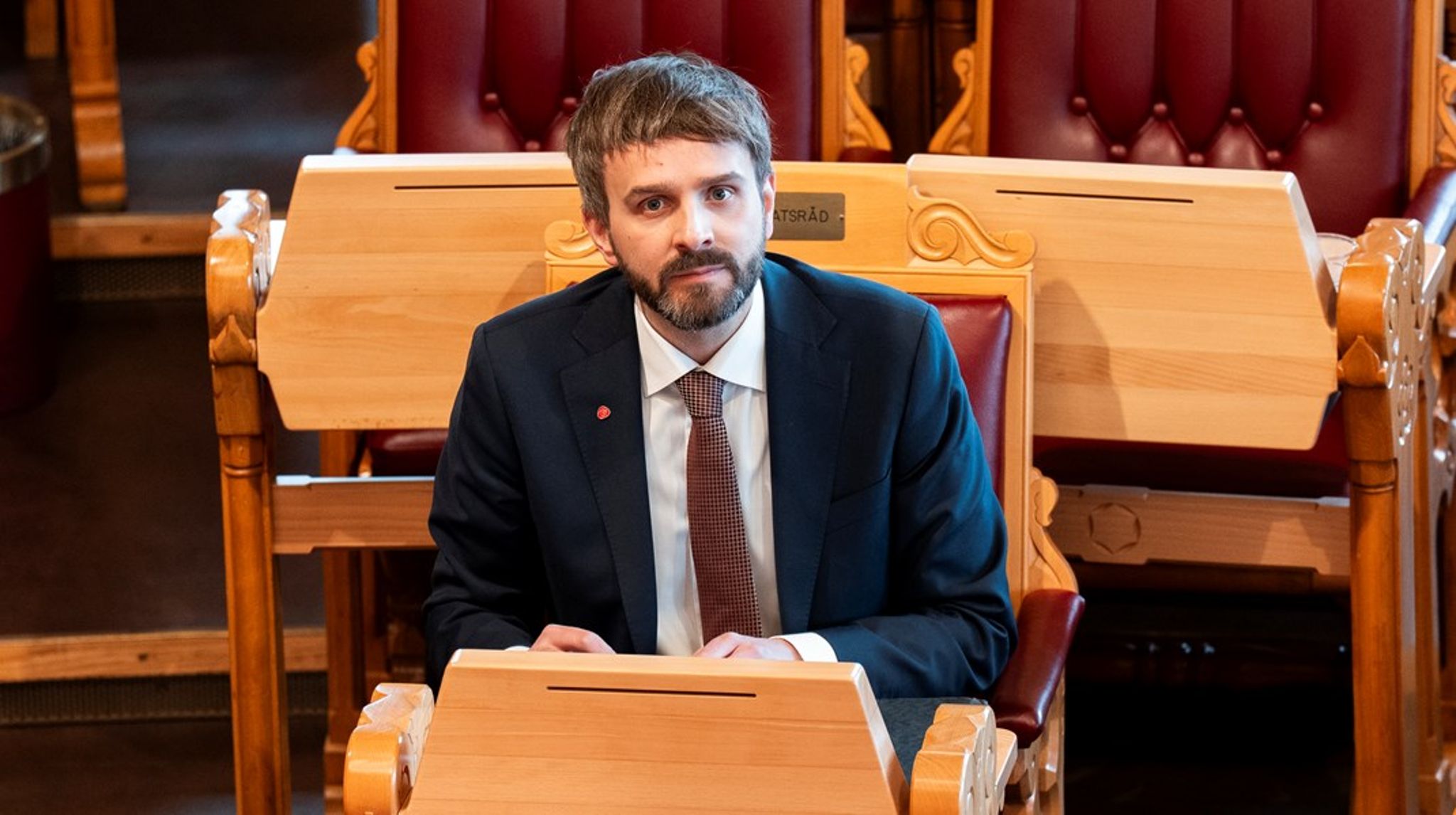 Helse- og omsorgsminister, Jan Christian Vestre (Ap) må forsøke å overbevise Stortinget om at vedtaket de har fattet er i strid med norsk lov.