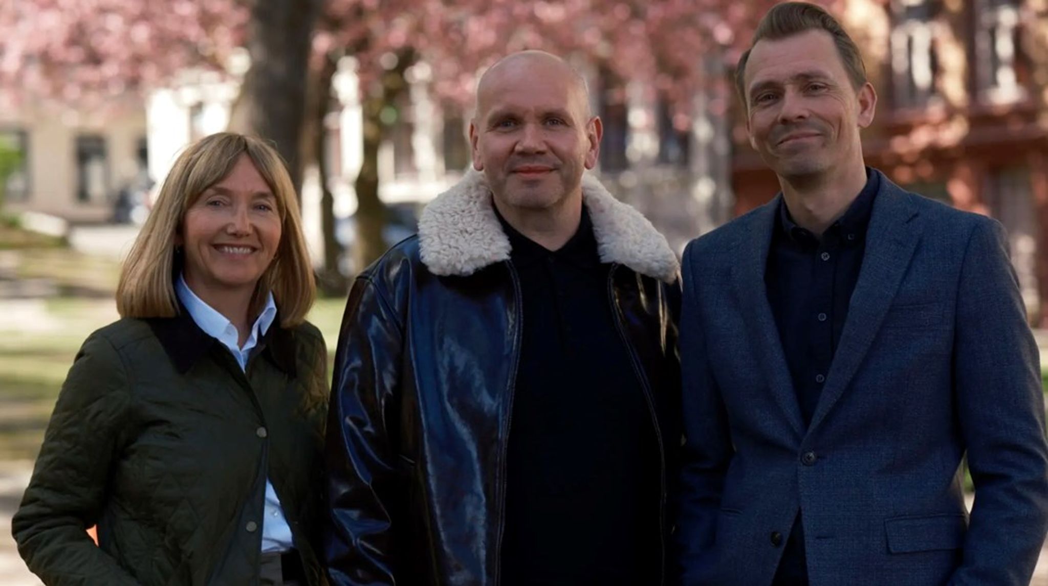 Fra venstre: Trigger-sjef Bente Kvam Kristoffersen, Kristian Fosse Fjellanger og leder for politikk og samfunn-avdelingen i Trigger, Geir Malmedal.&nbsp;