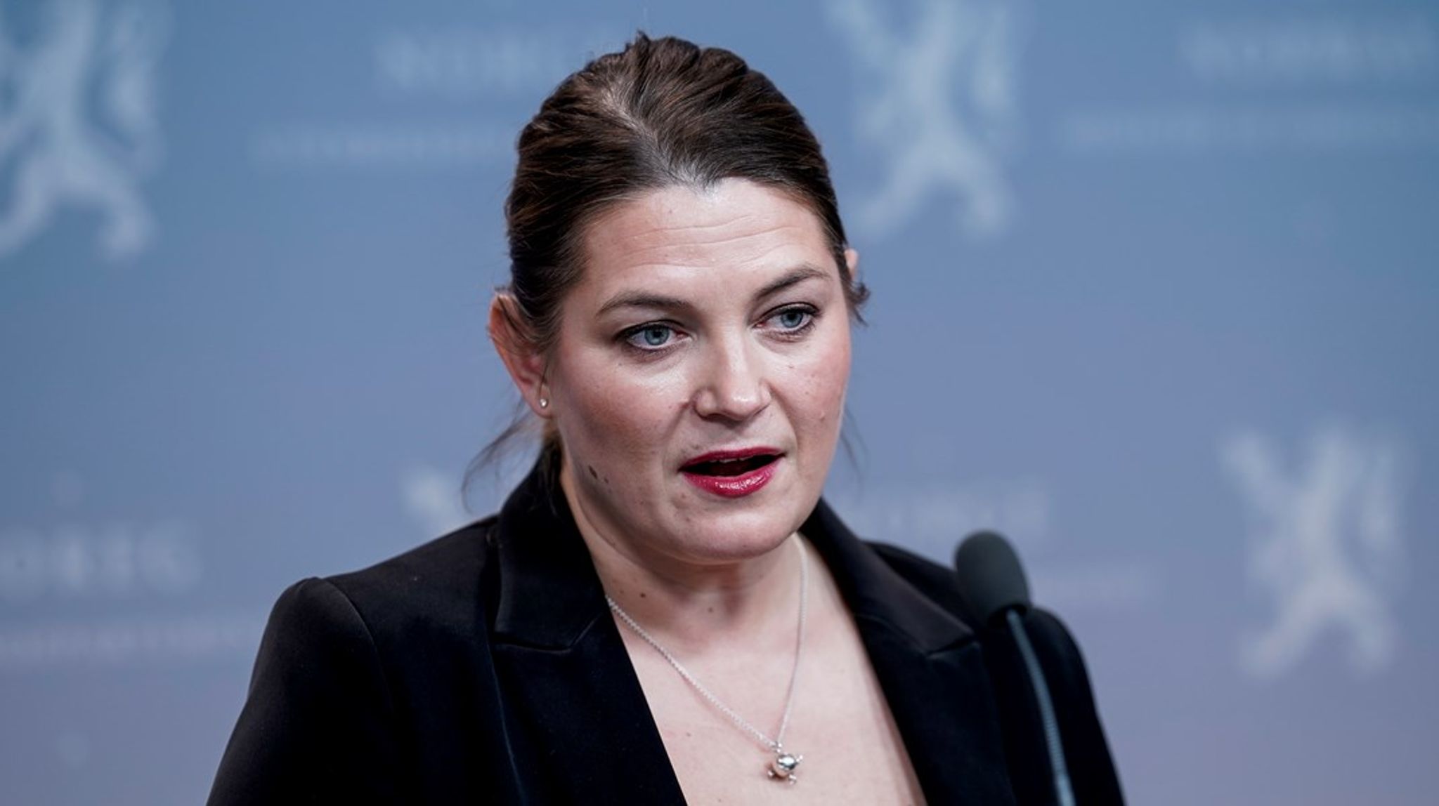 Næringsminister Cecilie Myrseth er en av tre statsråder med ansvar for den norske atomaktiviteten siden 1950-tallet. Nå annonserer hun at staten fremskynder overtakelsen av atomanlegget på Kjeller.
