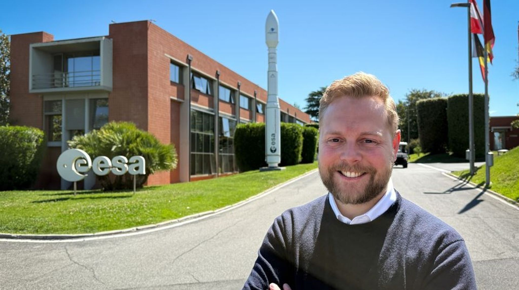 Angvik startet ny jobb med et besøk til jordobservasjonssenteret ESRIN utenfor Roma.