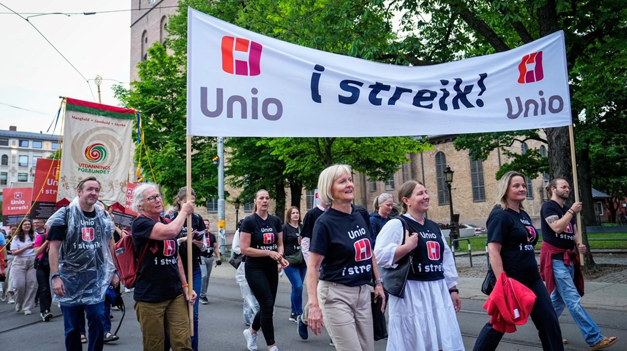 Retten til å streike, som her fra streiken i Unio og Akademikerne om oppgjøret i staten for to år siden, er beskyttet av ILO-konvensjonen. Det slår Den internasjonale domstolen i Haag fast.