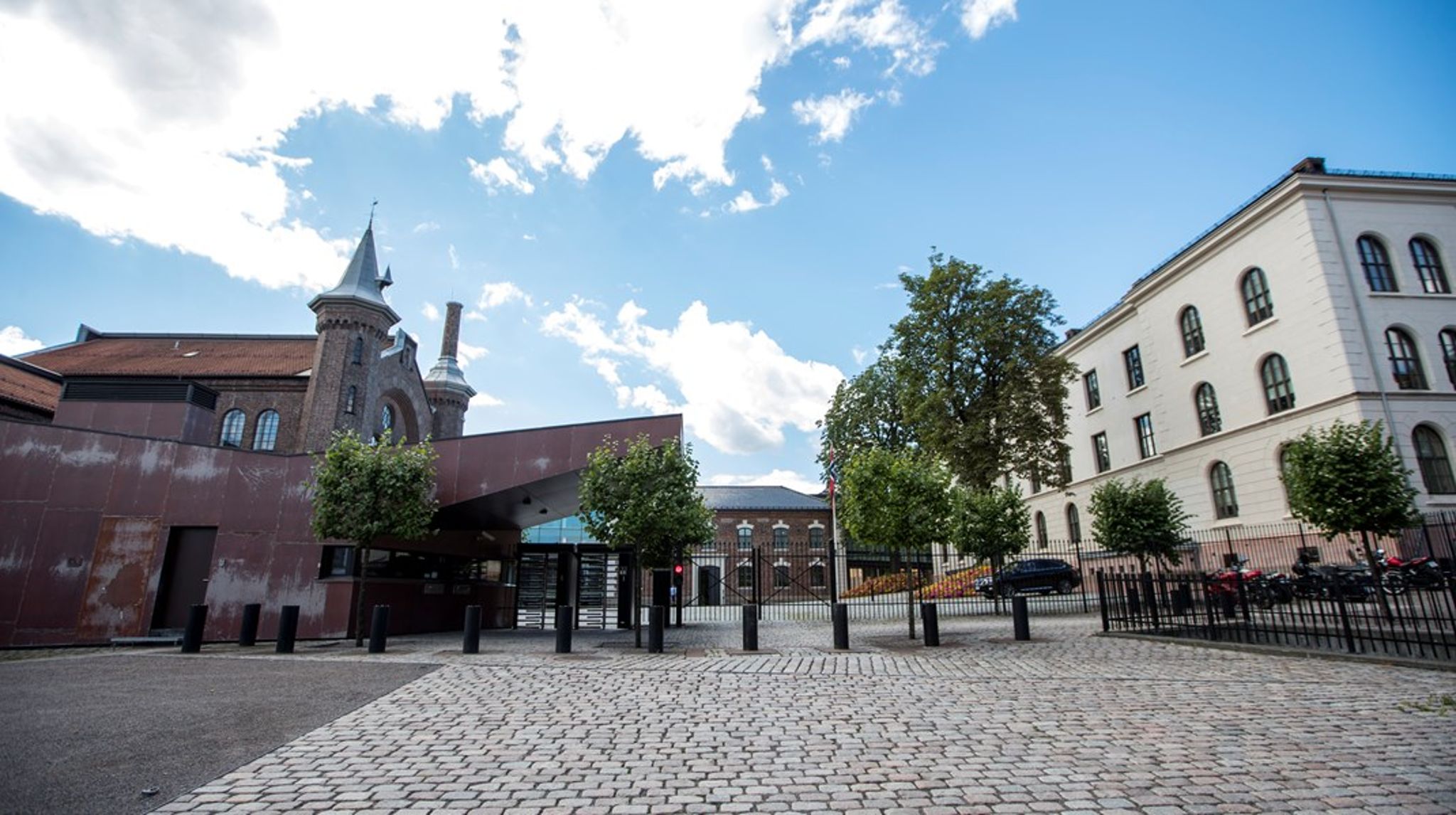 11 av dem som ble ansatt i FD i 2025, fikk mer lønn enn utlyst lønnsspenn.