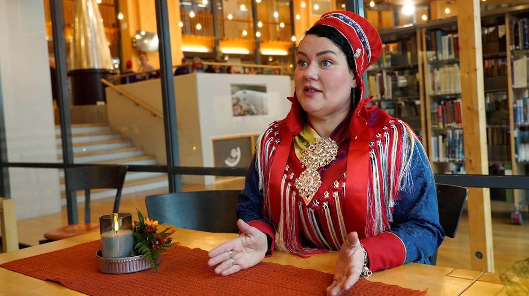 Silje Karine Muotka er travel sametingspresident kommende uke. Hun får både besøk av Kommunal- og forvaltningskomiteen og av en Finnmarks-omreisende Jonas Gahr Støre. 