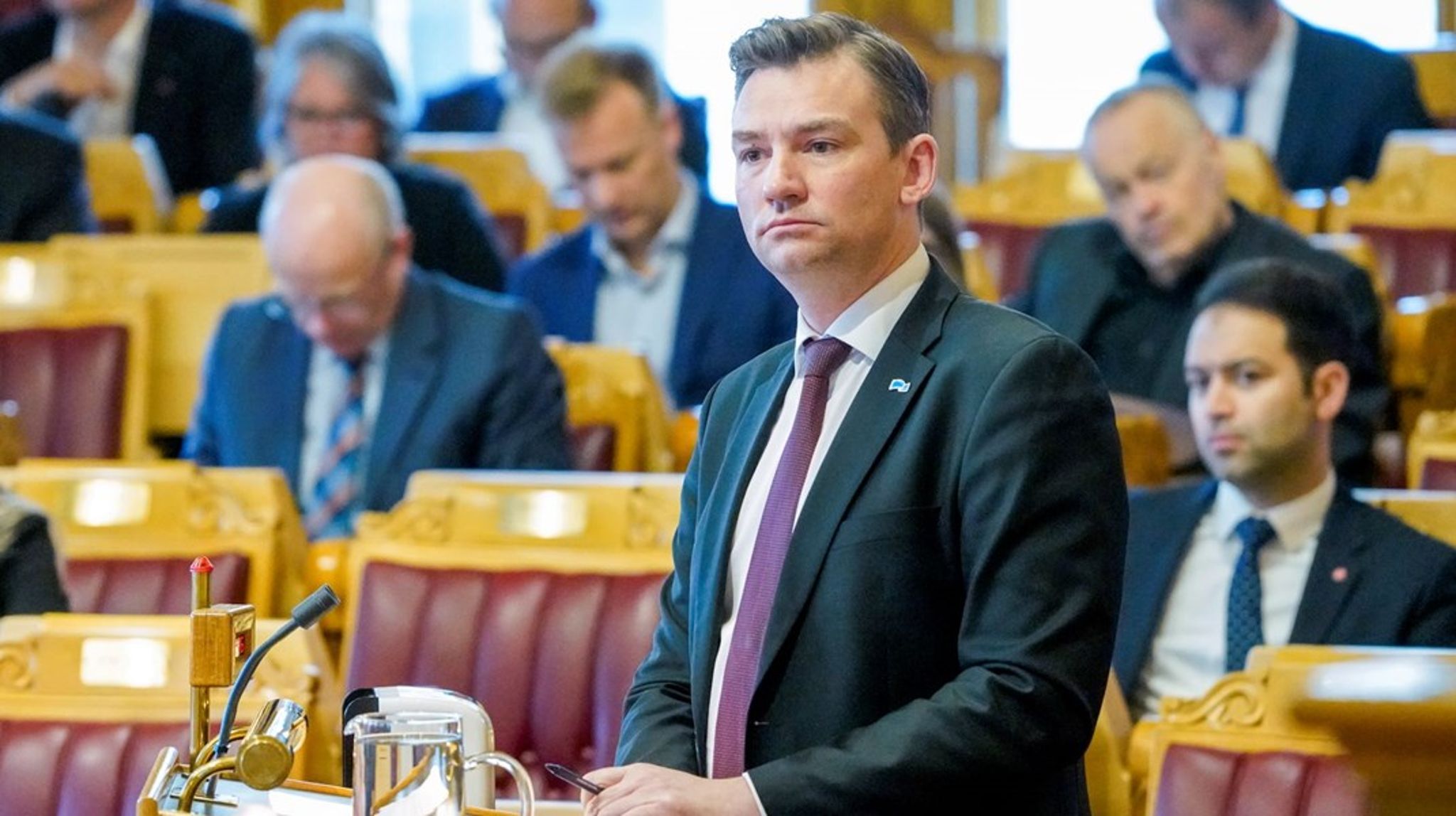 – Mange bedrifter har ikke tariffavtale,
og blir med regjeringens nye regler avskåret fra muligheten til å bruke
bemanningsbyrå, skriver Henrik Asheim, stortingsrepresentant og 1. nestleder i Høyre, i dette
innlegget.