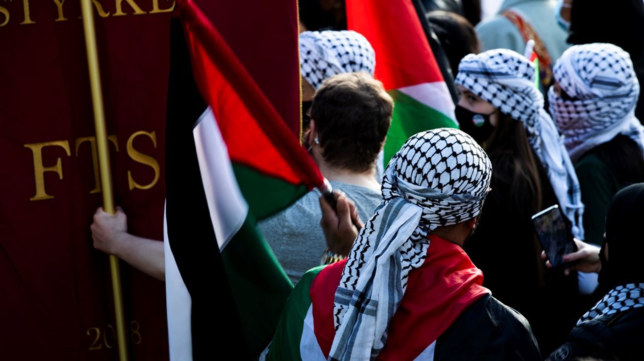 Det kan virke som at Brekke prøver å fortelle mennesker som er <i>for</i> boikott av Israel, fordi vedkommende er kritisk til Israels fremferd på vestbredden, at standpunktet har en annen begrunnelse: Anti-semittisme. Det er vanskelig å fortelle noen at de har andre intensjoner enn det de selv mener de har, fordi du har en teori å vise til det. Da er det kanskje ikke så rart noen blir irritert, skriver Jette F. Christensen.