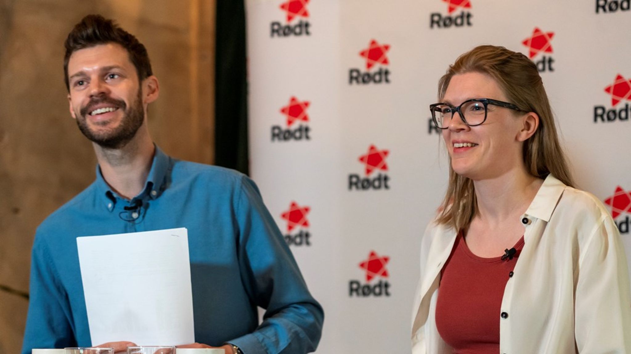 Partileder Bjørnar Moxnes og nestleder Marie Sneve Martinussen under en sommerpressekonferanse i 2022. 