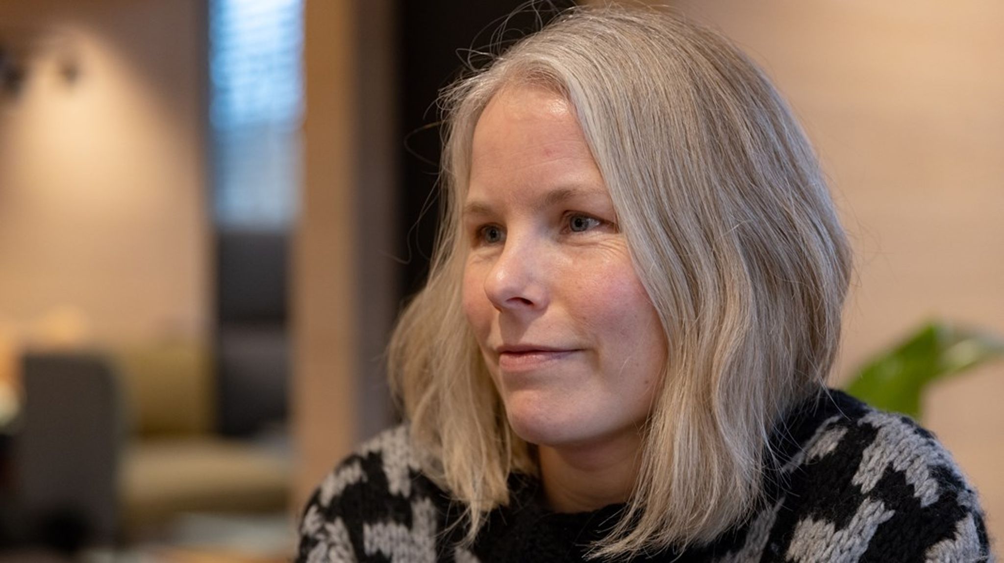 Nav-direktøren innrømmer at tjenestene ikke fungerer godt nok i dag. – Vi må lytte til brukerne og de ansatte som vet hvor skoen trykker. Da kan vi forbedre tjenestene mest mulig treffsikkert, sier Kirsti Bergstø, leder av SV og Stortingets arbeids- og sosialkomité.