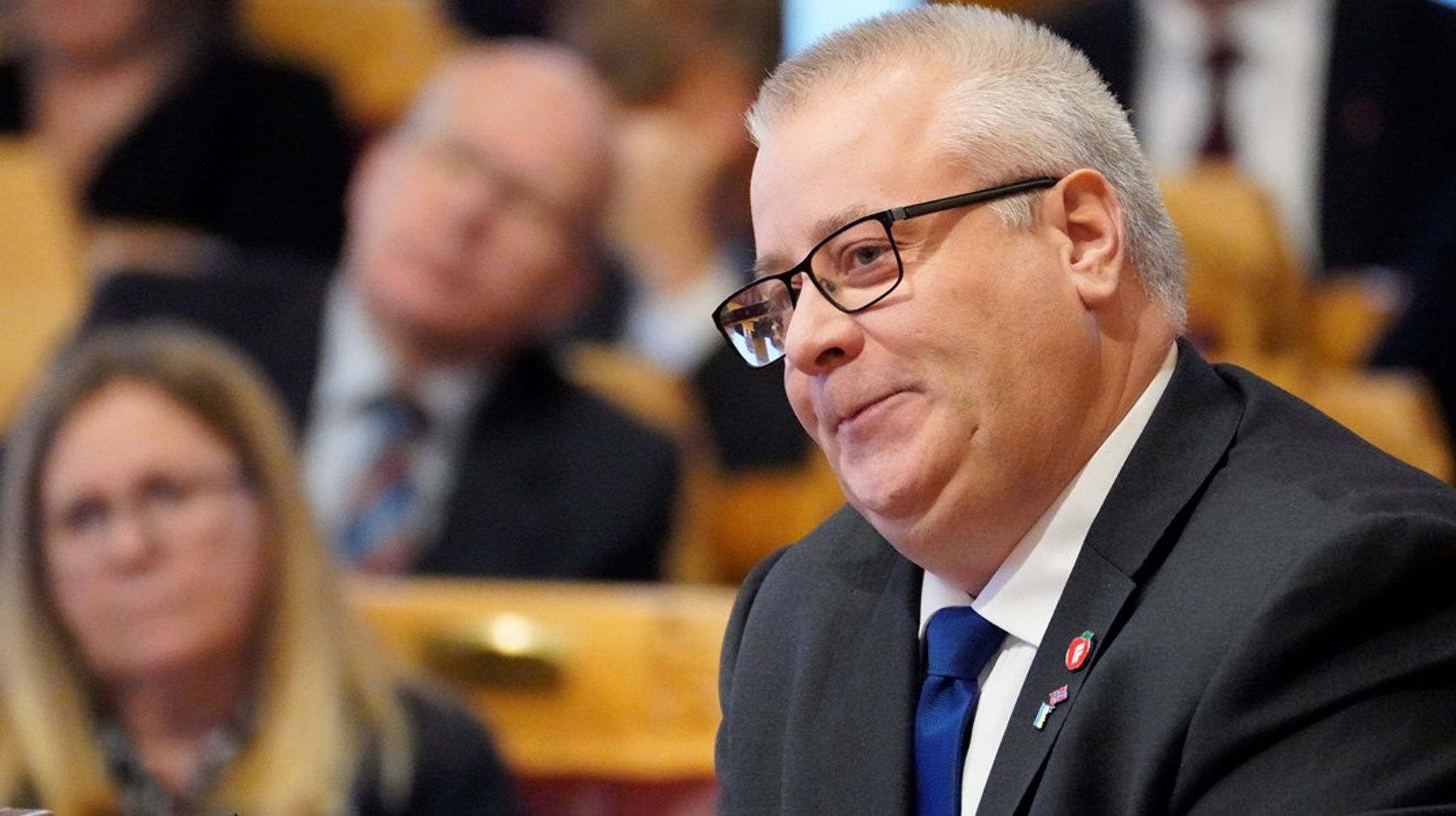 Frps helsepolitiske talsperson, Bård Hoksrud, sier Frp ønsker en debatt om hvor grensen skal gå for foreldres innsynsrett i helseopplysninger om egne barn i alderen 16-18 år.