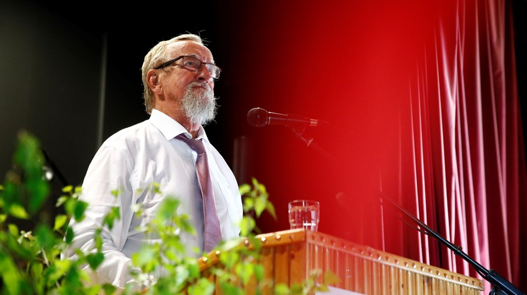 Yngve Hågensen døde lørdag etter kort tids sykeleie. Her er han i velkjente omgivelser, og holder 1. mai tale på Folkets Hus på Kjelsås i Oslo i 2019.