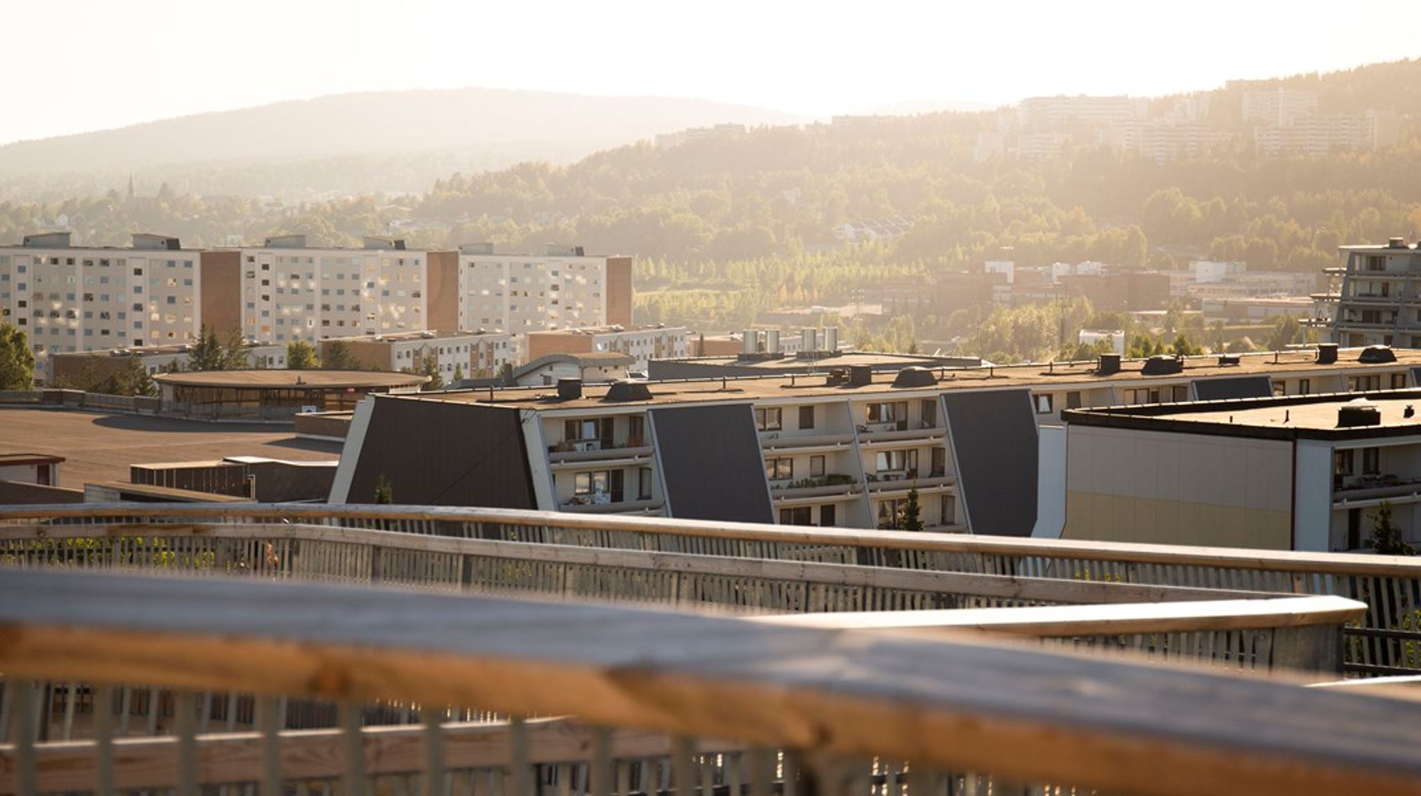 I Faktisk-artikkelen om årets valgdeltakelse i Oslo kobles den borgerlige seieren sammen med den lave valgdeltakelsen i bydelene i Oslo øst. Men faktum er at Høyre går klart mest frem i bydelene Stovner, Alna, Grorud og Søndre Nordstrand, sammenlignet med resten av byen, skriver Civita-rådgiver Skjalg Stokke Hougen.
