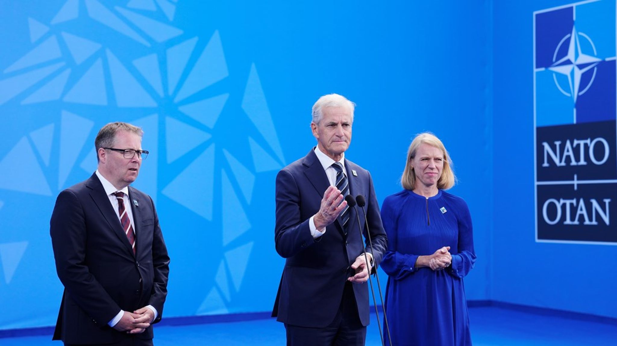 Forsvarsminister Bjørn Arild Gram, statsminister Jonas Gahr Støre og utenriksminister Anniken Huitfeldt under Nato-toppmøtet i Vilnius i sommer. Denne uken deltar Gram på forsvarsministermøte i Nato.