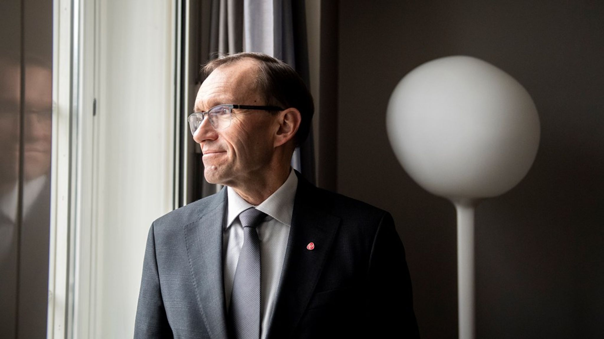 Klima- og miljøminister Espen Barth Eide blir ny utenriksminister. Han tar over etter Anniken Huitfeldt, som har blitt tatt ut av regjeringen etter mandagens rokade.