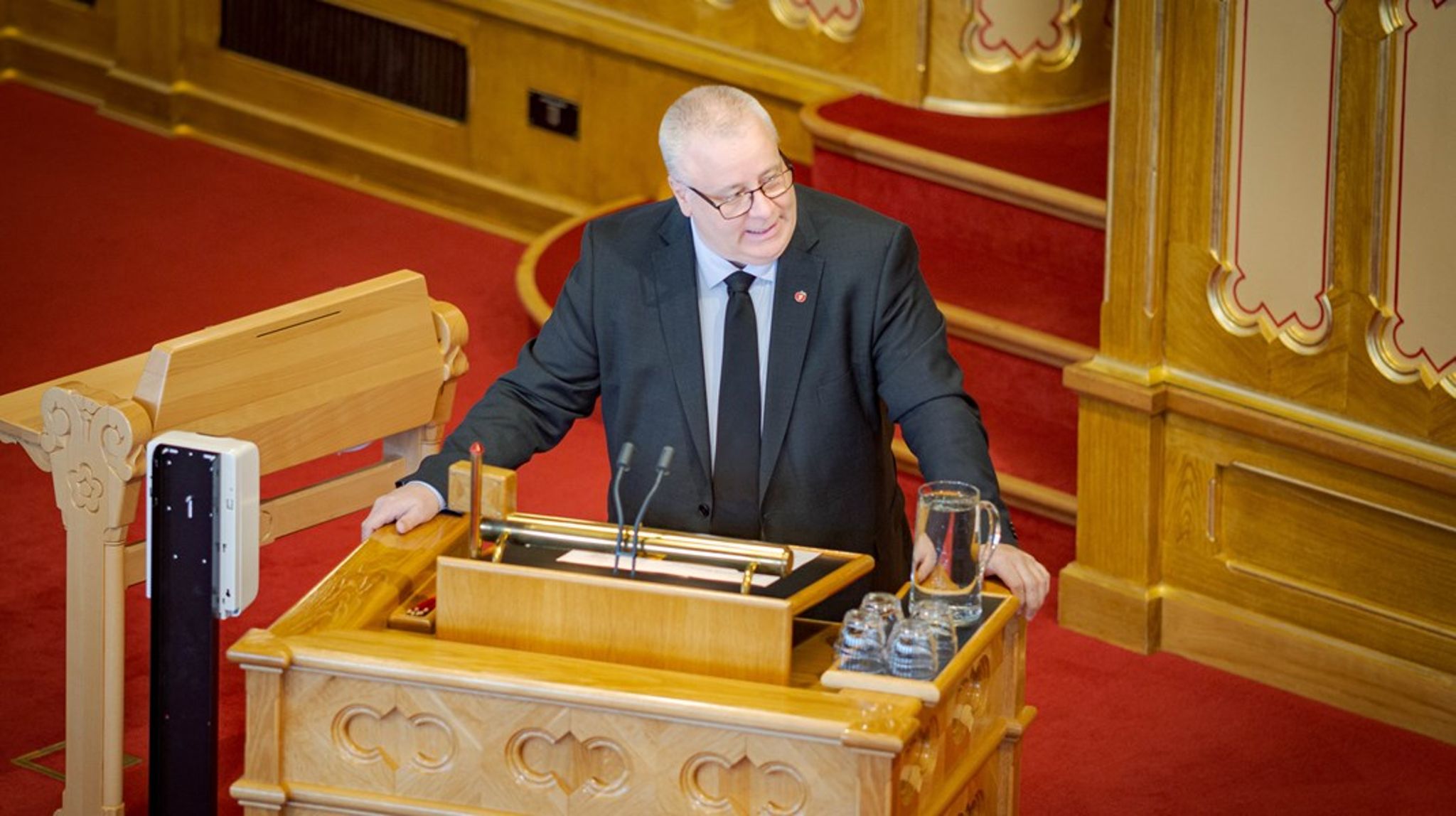 Frps helsepolitiske talsperson, Bård Hoksrud, er blant dem som skal svinge seg i stortingssalen denne uka. Hoksrud har vært saksordfører for regjeringens eldrereform Bo trygt hjemme.