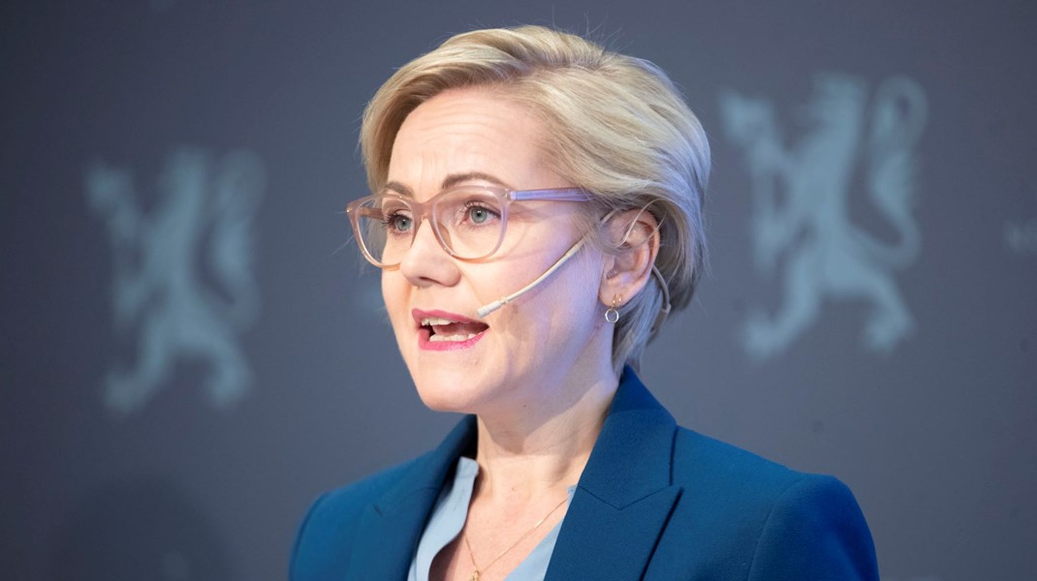 Helse- og omsorgsminister Ingvild Kjerkol skal til Lofoten denne uka. Der er hun for tiden ikke spesielt populær.