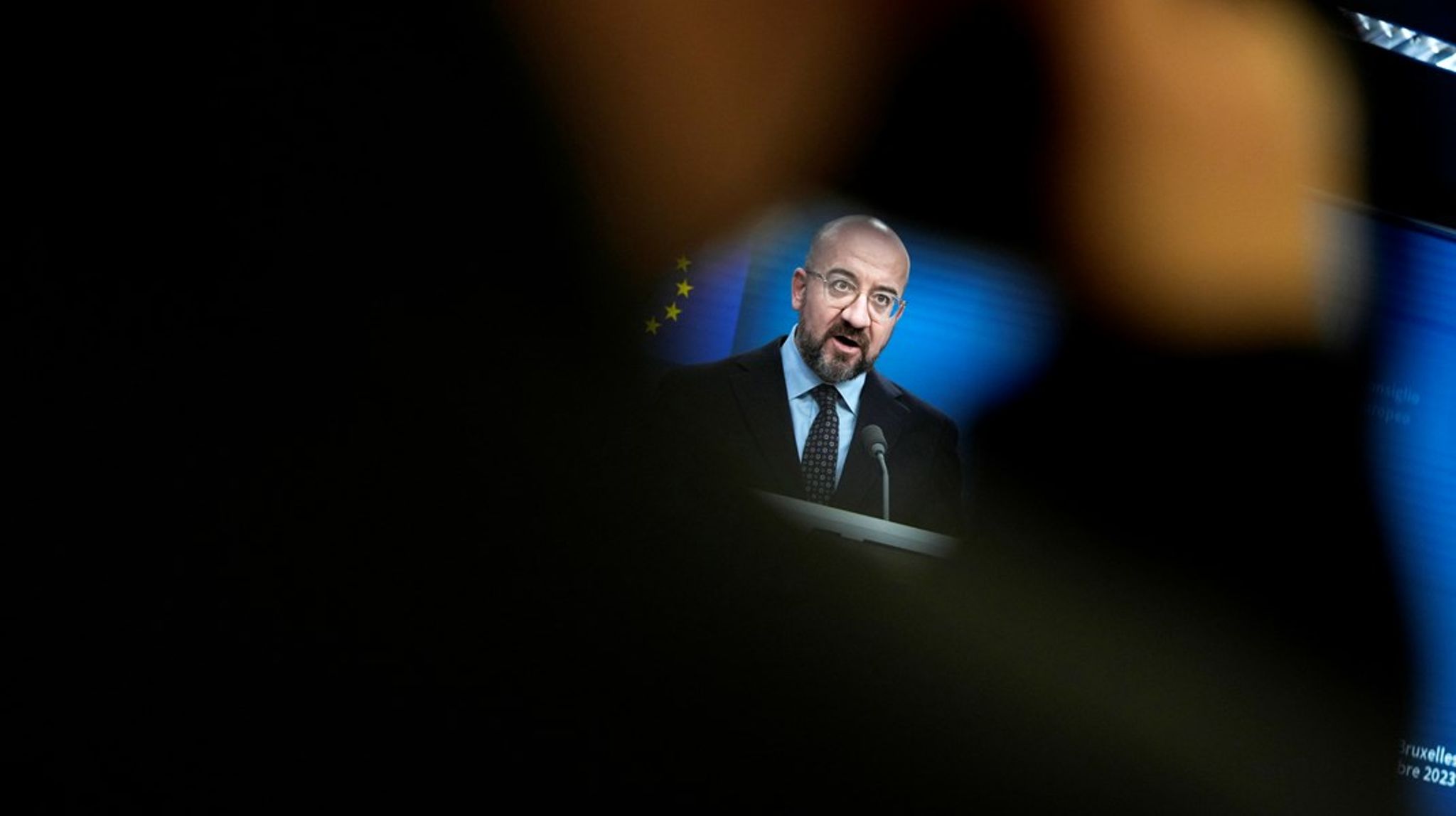 Etter tre ukers kritik har president for Det europeiske råd, Charles Michel, droppet sitt kandidatur til Europa-Parlamentet, som ville betydd et farvel i utide til formannsposten.