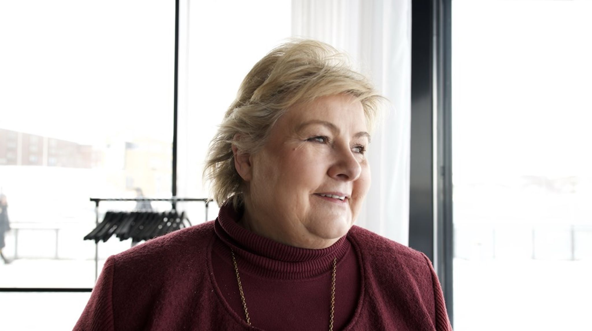 Høyre-leder Erna Solberg mener ikke at det er uansvarlig å snakke om risikoen for krig.