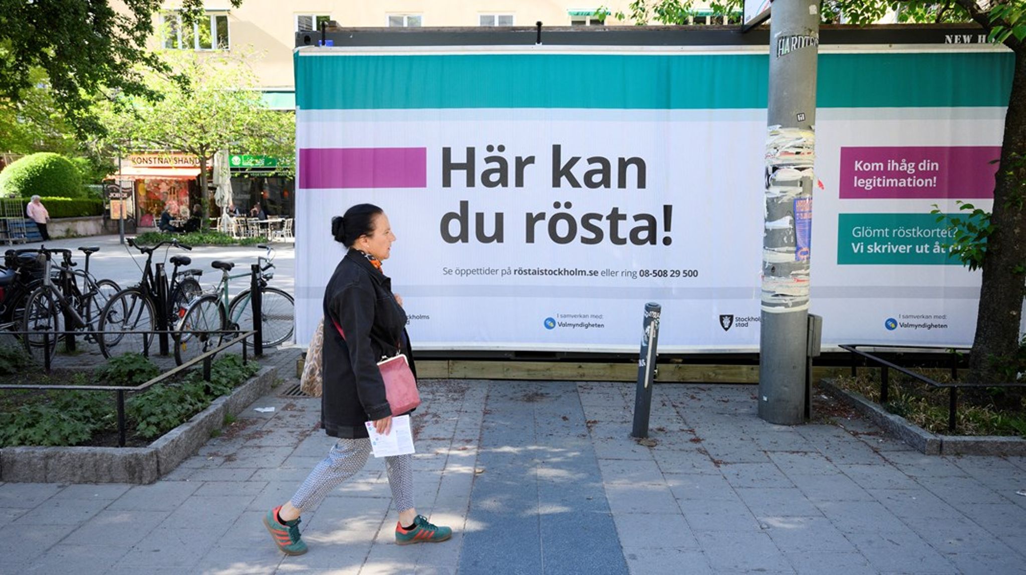 FORHÅNDSSTEMMING ÅPNET: I Sverige åpnet forhåndsstemmingen til EU-valget allerede i slutten av mai. Her fra Södermalm i Stockholm 22. mai. 