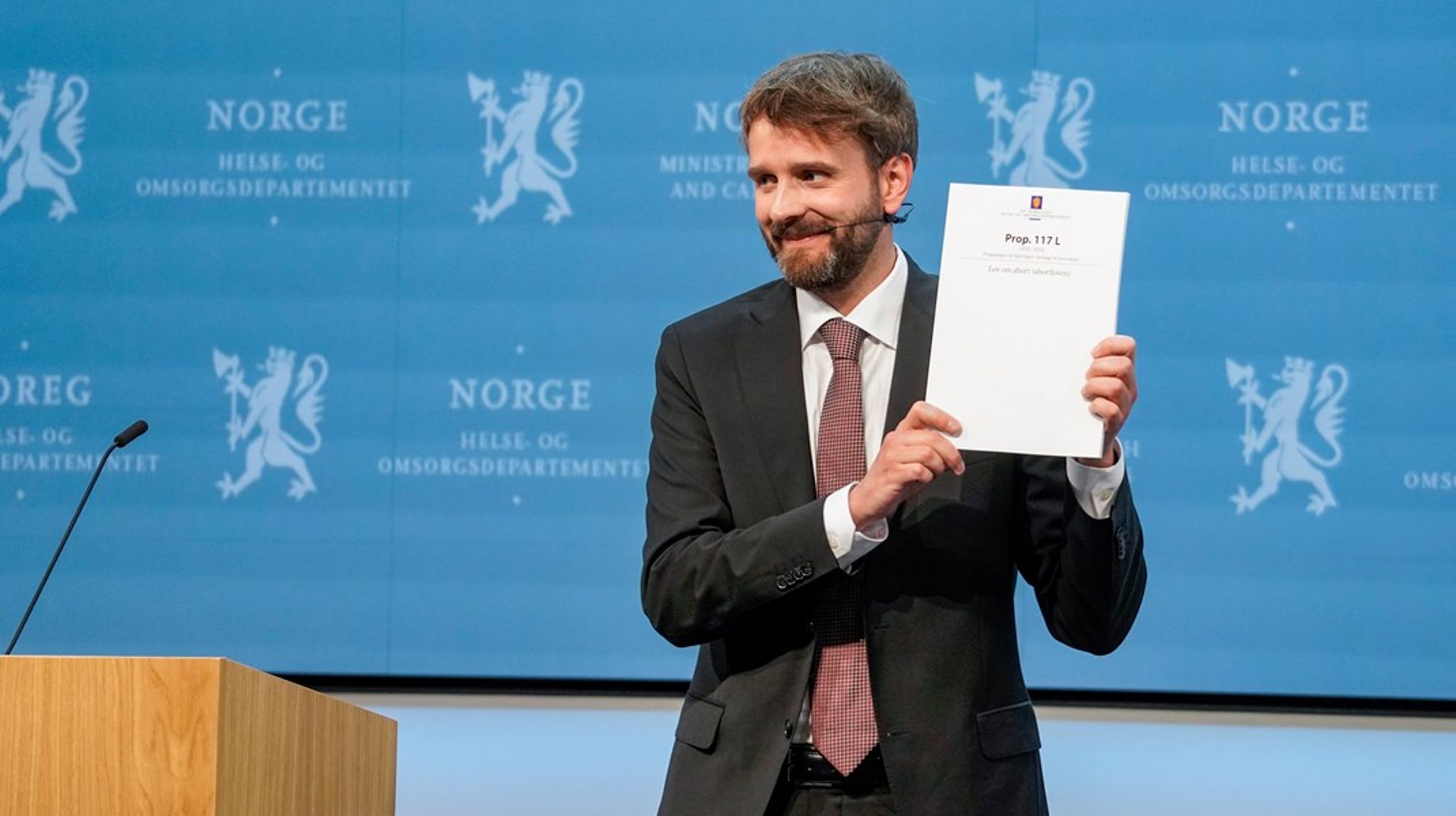 ABORTHØRING: Jan Christian Vestre la frem regjeringens forslag til ny abortlov tidligere i år. 