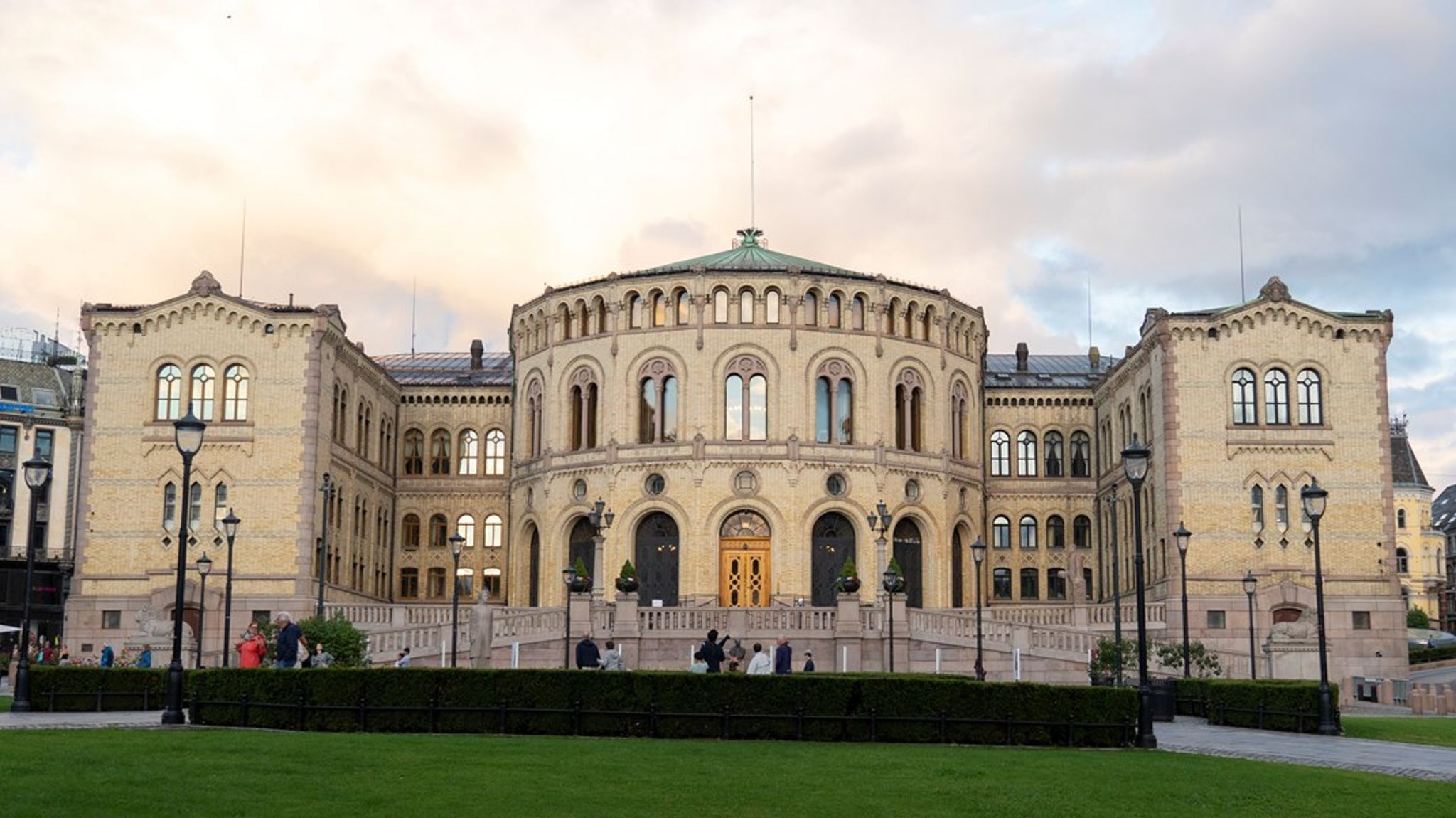 Det er snart jul, og før det er det mye som må gjennom Stortinget. 
