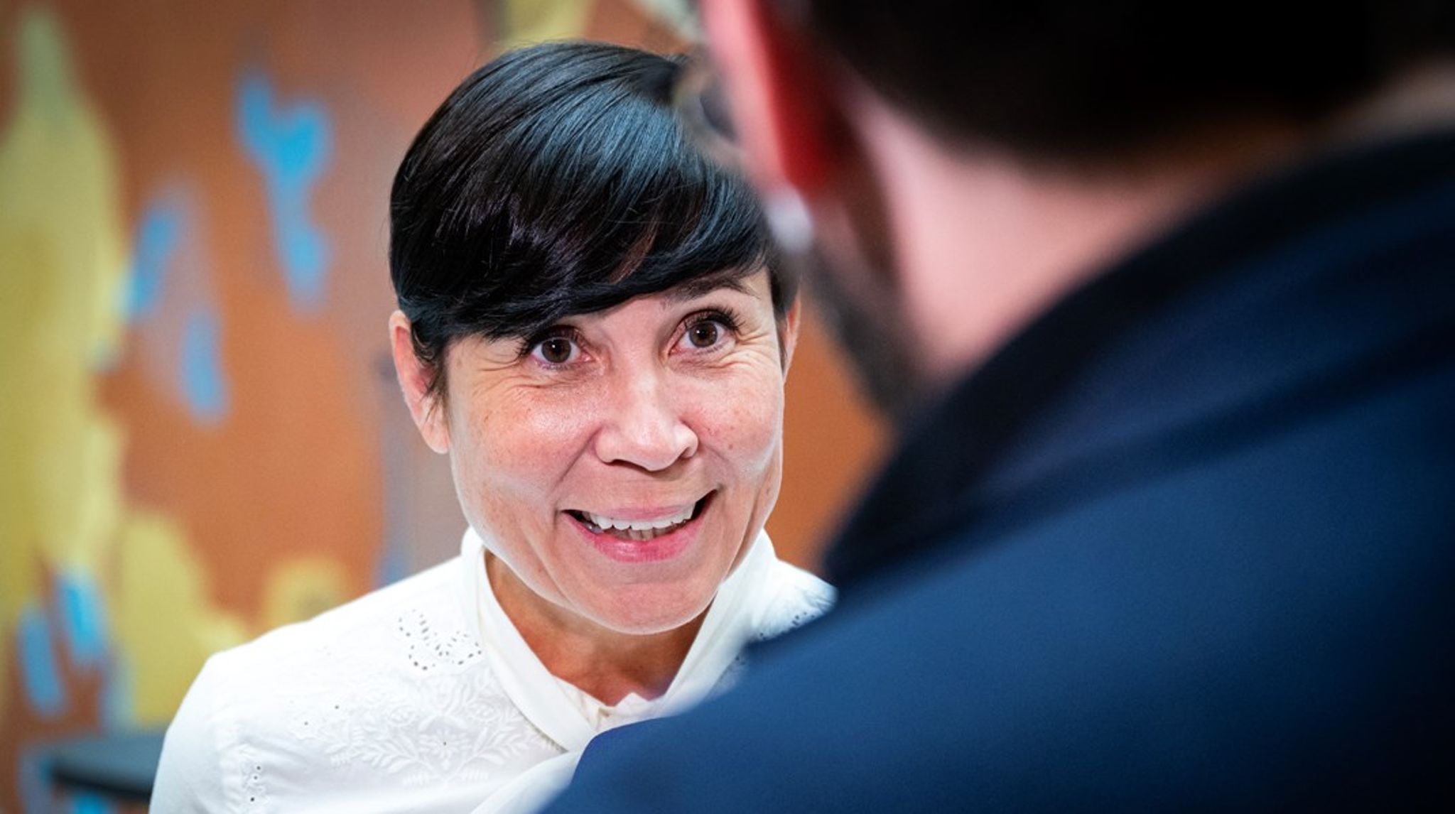 Leder Ine Marie Søreide (H) i Utenriks- og forsvarskomiteen på Stortinget, ønsker å fortsette på Stortinget etter valget. Men hun kan fort havne i regjering.