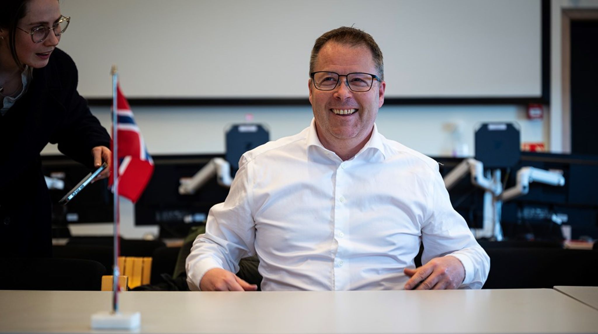 Forsvarsminister Bjørn Arild Gram (Sp) og resten av regjeringen opplyser at forsvarssektorens transportbehov nå skal analyseres årlig.