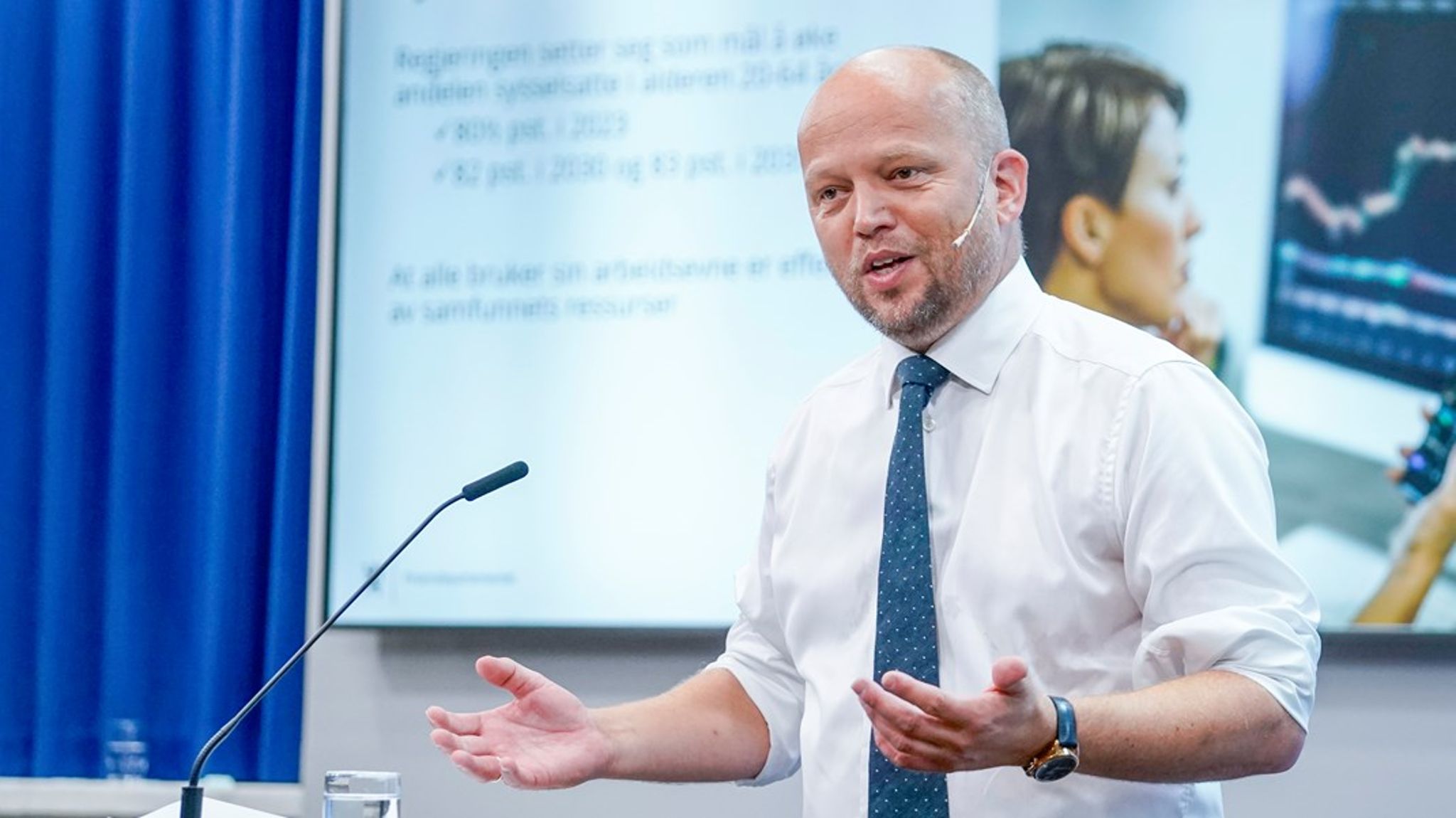 Finansminister Trygve Slagsvold Vedum la frem Perspektivmeldingen i august i fjor. Denne uken er det høring om meldingen på Stortinget.