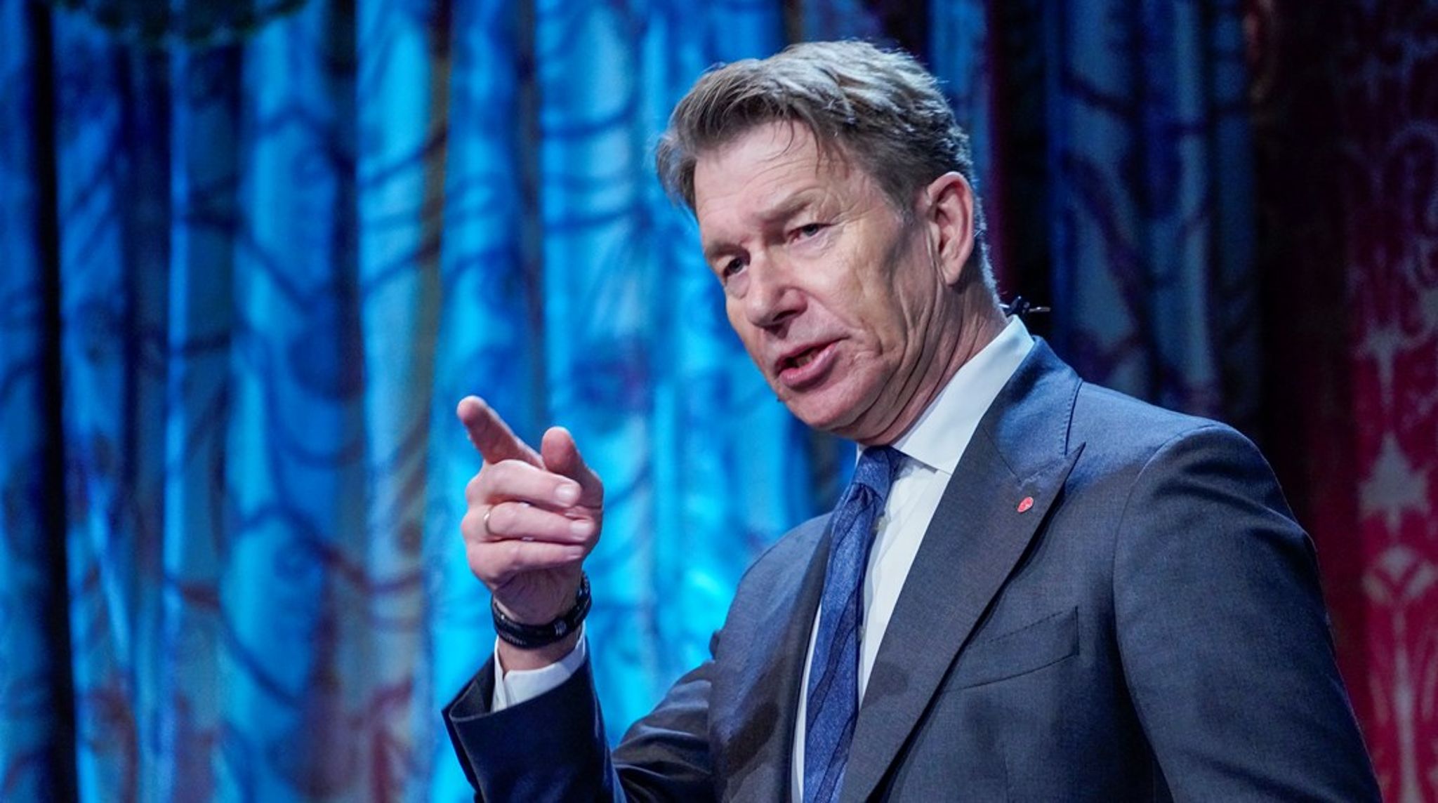 – Fortsatt utvikling av norsk sokkel er avgjørende for arbeidsplasser, verdiskaping og ringvirkninger fra petroleumsvirksomheten på fastlandet framover. Vi trenger nye funn for å legge til rette at Norge kan forbli en stabil og forutsigbar olje- og gassleverandør til Europa. Det er derfor svært positivt med så stor interesse for nytt leteareal, sier energiminister Terje Aasland i en pressemelding.