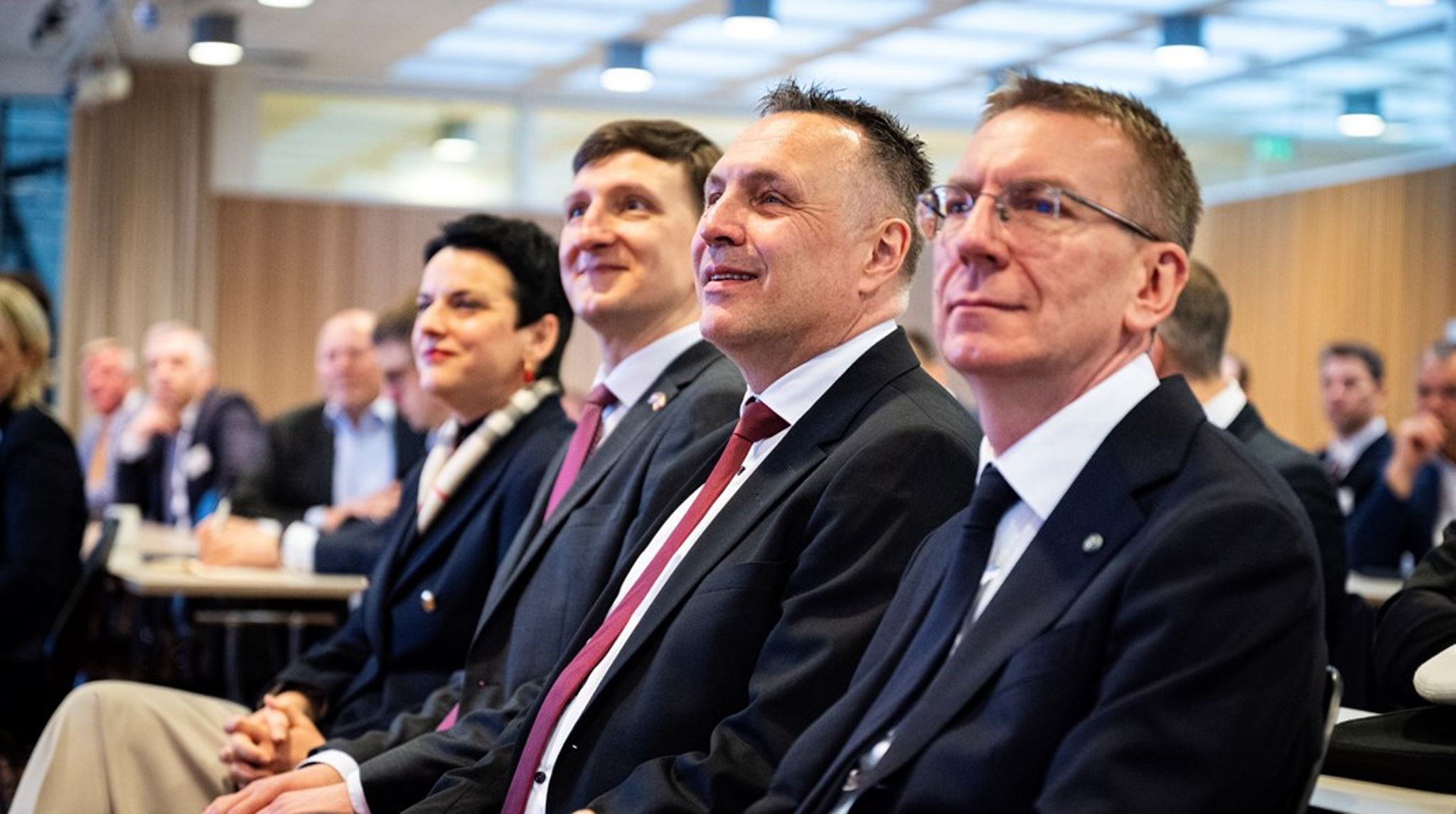 Arbeiderpartiets valgkomité har offentliggjort sin innstiling til nytt sentralstyre, og utelater forsvarsminister Tore O. Sandvik.