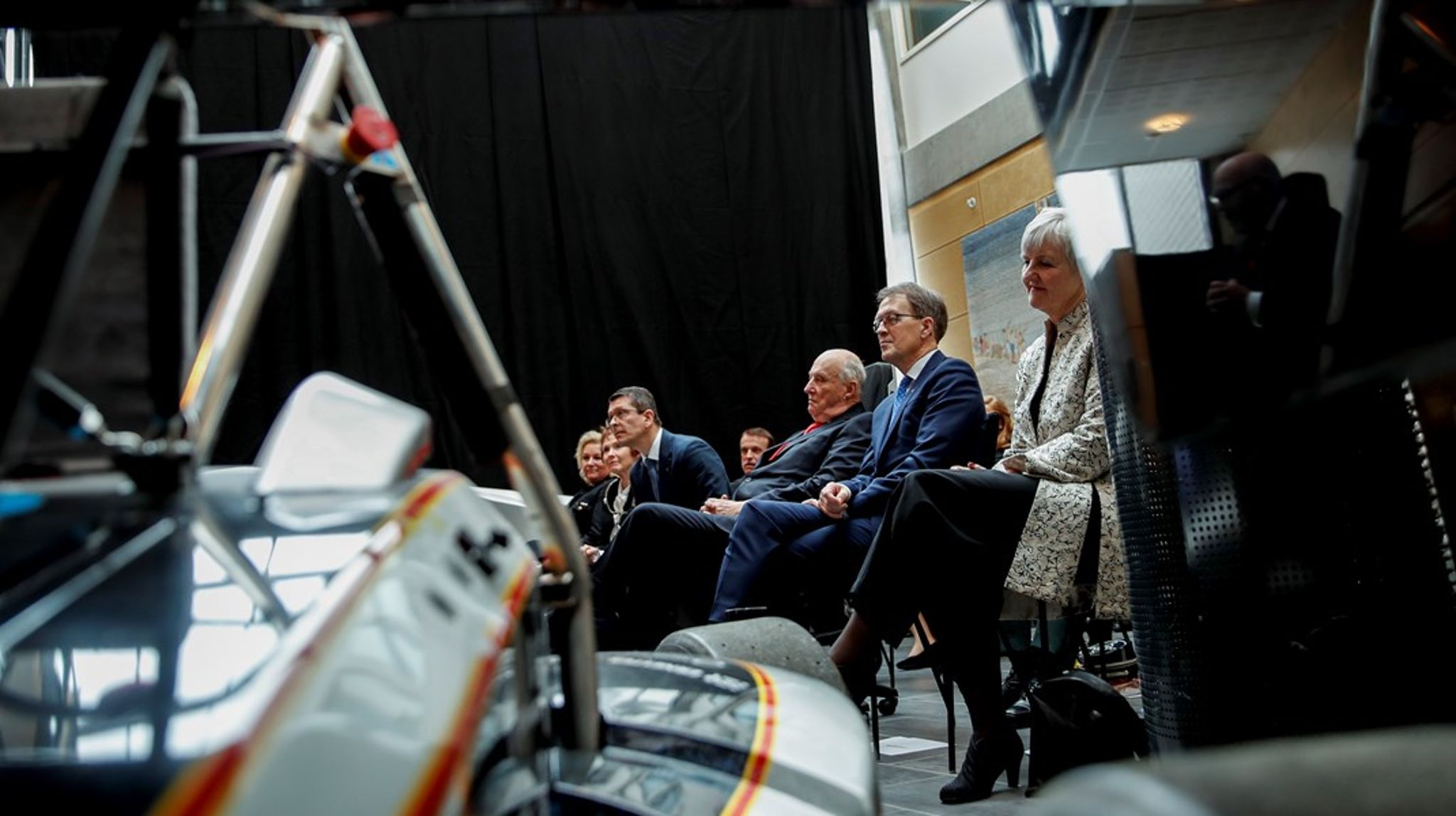 Styreleder i Kongsberg Gruppen, Eivind Reiten. Her sammen med kong Harald under et besøk i 2019.