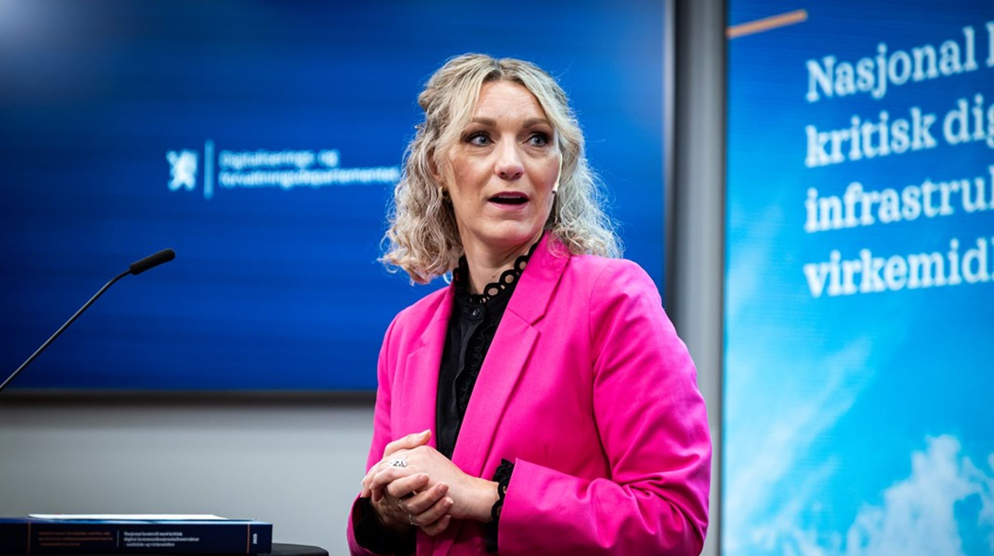 Digitaliseringsminister Karianne Tung står i skvis mellom forsvarspartner USA og handelspartner EU i spørsmål om digital sikkerhet og personvern.
