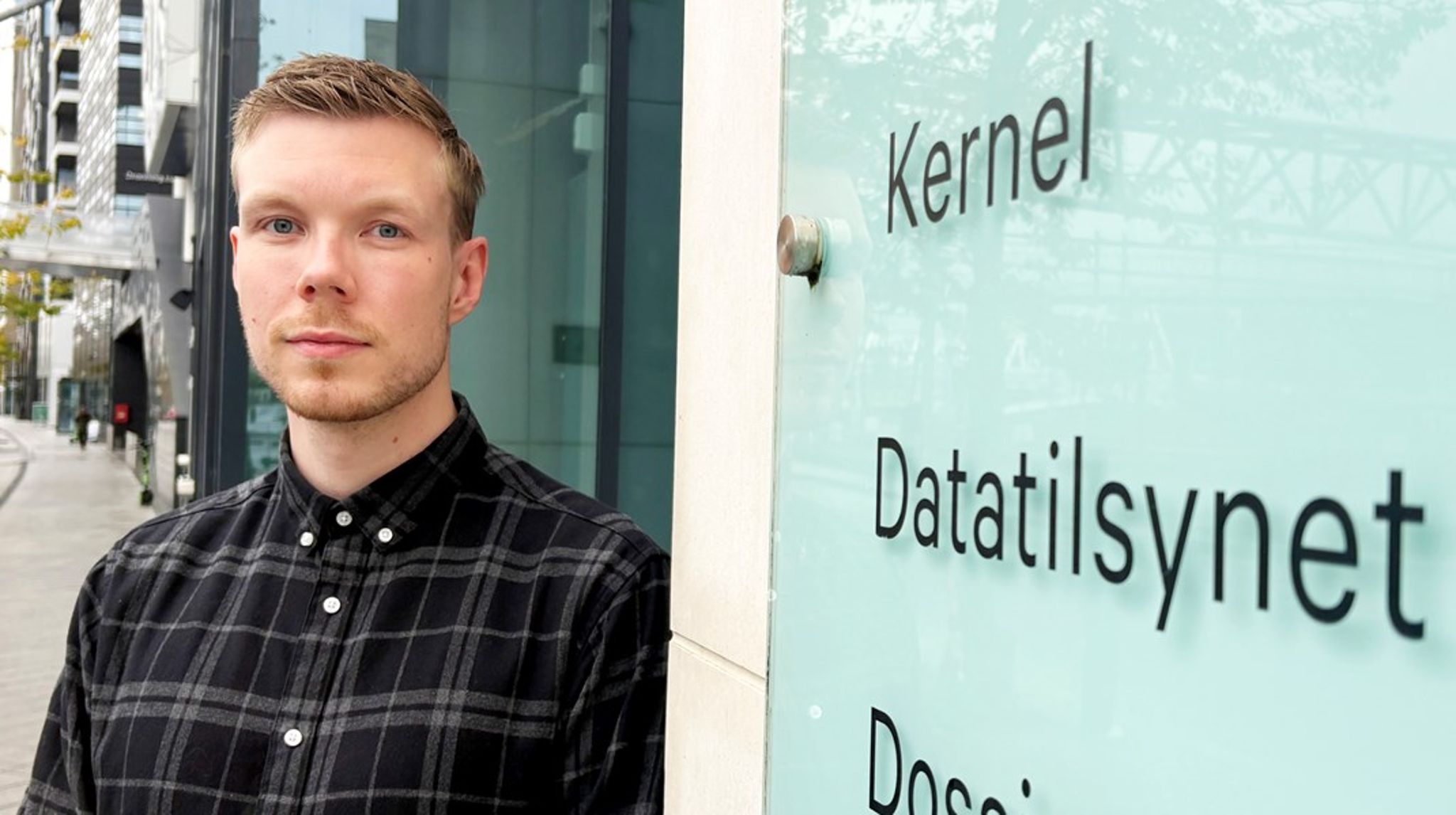 – Konsekvensene for personvernet blir veldig store hvis EUs forslag om «chat control» blir gjeldende. – Du vil egentlig aldri ha privat kommunikasjon igjen, advarer Tobias Judin, seksjonssjef i Datatilsynet.&nbsp;