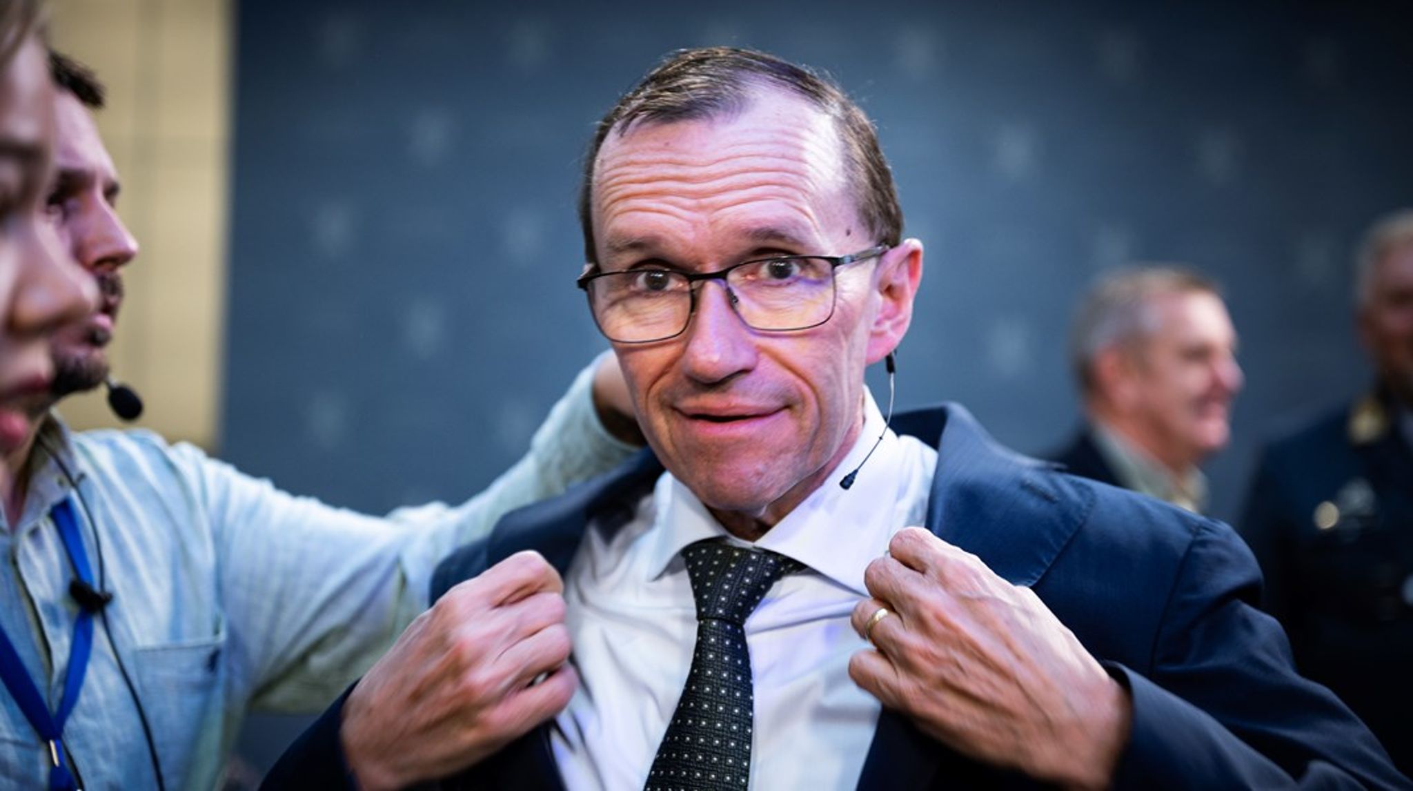 Utenriksminister Espen Barth Eide (Ap) reiser til Kina denne uka. Her fra overleveringen av Afghanistan-utvalgets rapport.