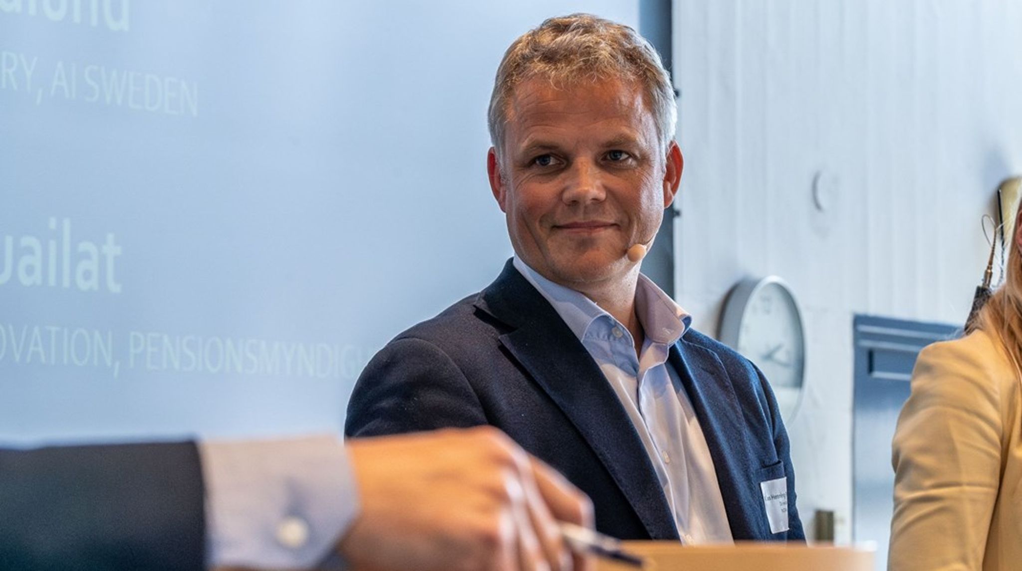 Direktør for SimulaMet, Klas Pettersen, er bekymret for at omstillingen til KI kan gå for fort hvis man ikke også jobber med risikoene og sårbarhetene&nbsp;ved teknologien.&nbsp;
