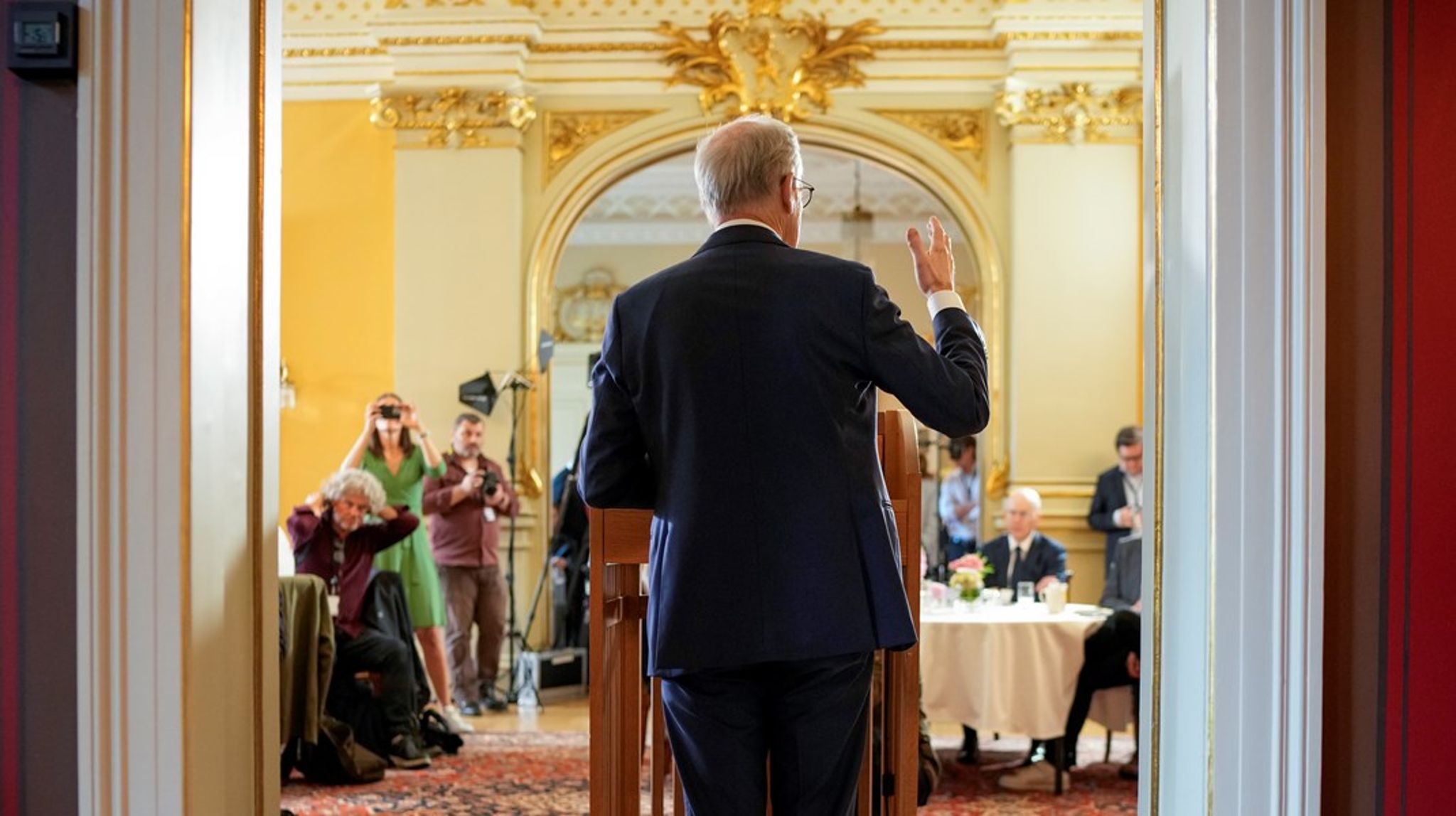 Da Jonas Gahr Støre møtte pressen før jul i fjor, var valgseier nokså utopisk. Han var utfordret som Ap-leder og målingene var svært labre. Denne uken avholder han igjen sin halvårlige pressekonferanse – og legger frem sin plan for Norge. 