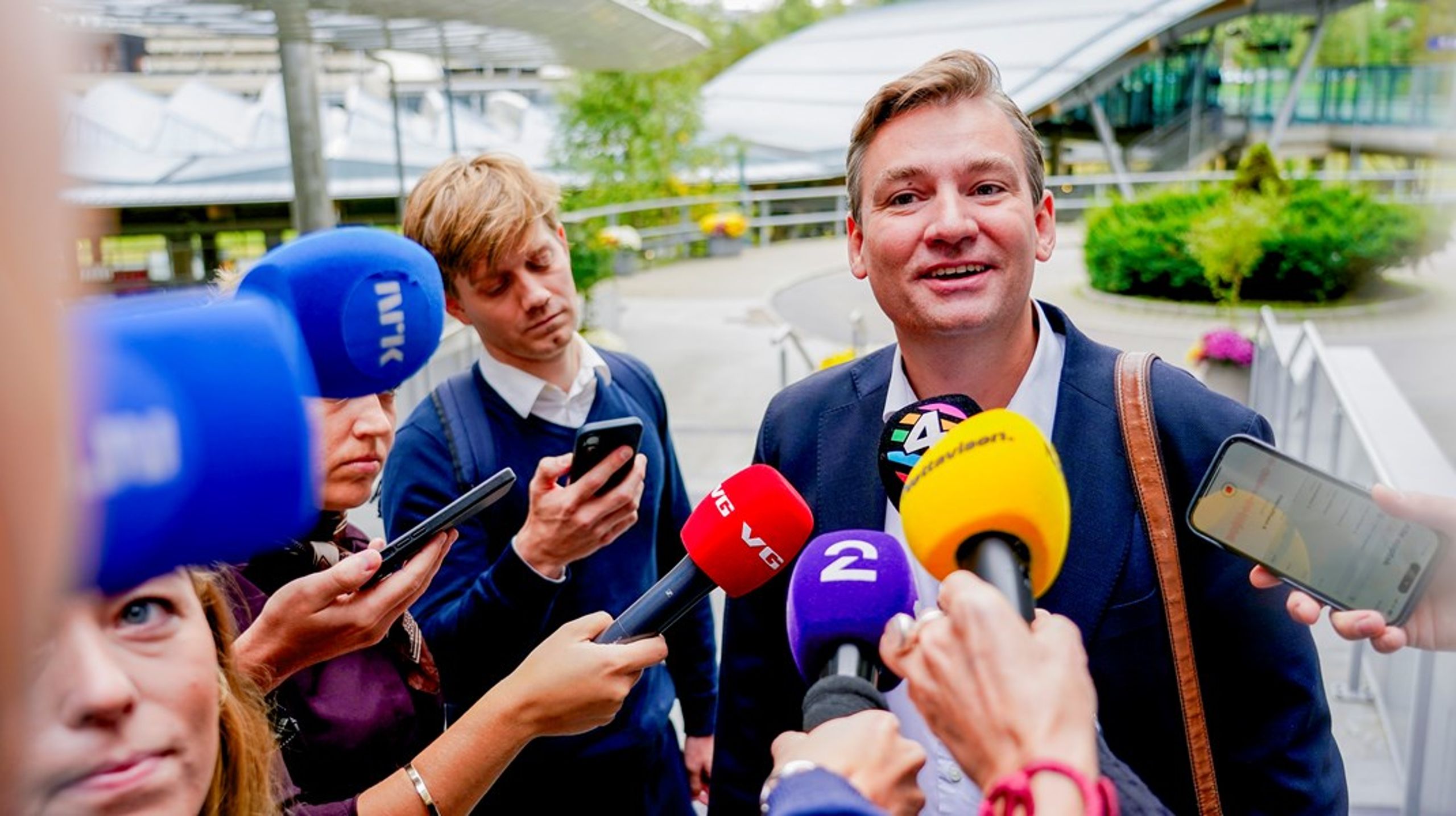 Henrik Asheim, mener politikere trenes opp til å gå uklare svar. Og det liker ikke velgerne, mener nestlederen i Høyre.