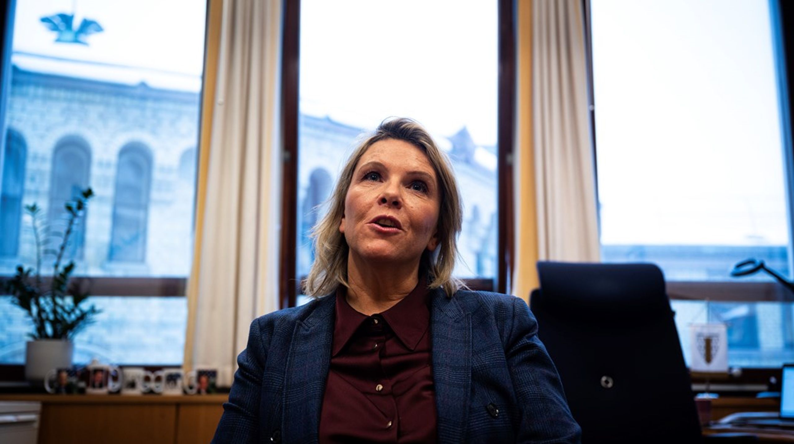 Frp-leder Sylvi Listhaug tar grep for å bygge nettverk på utenriksfeltet.