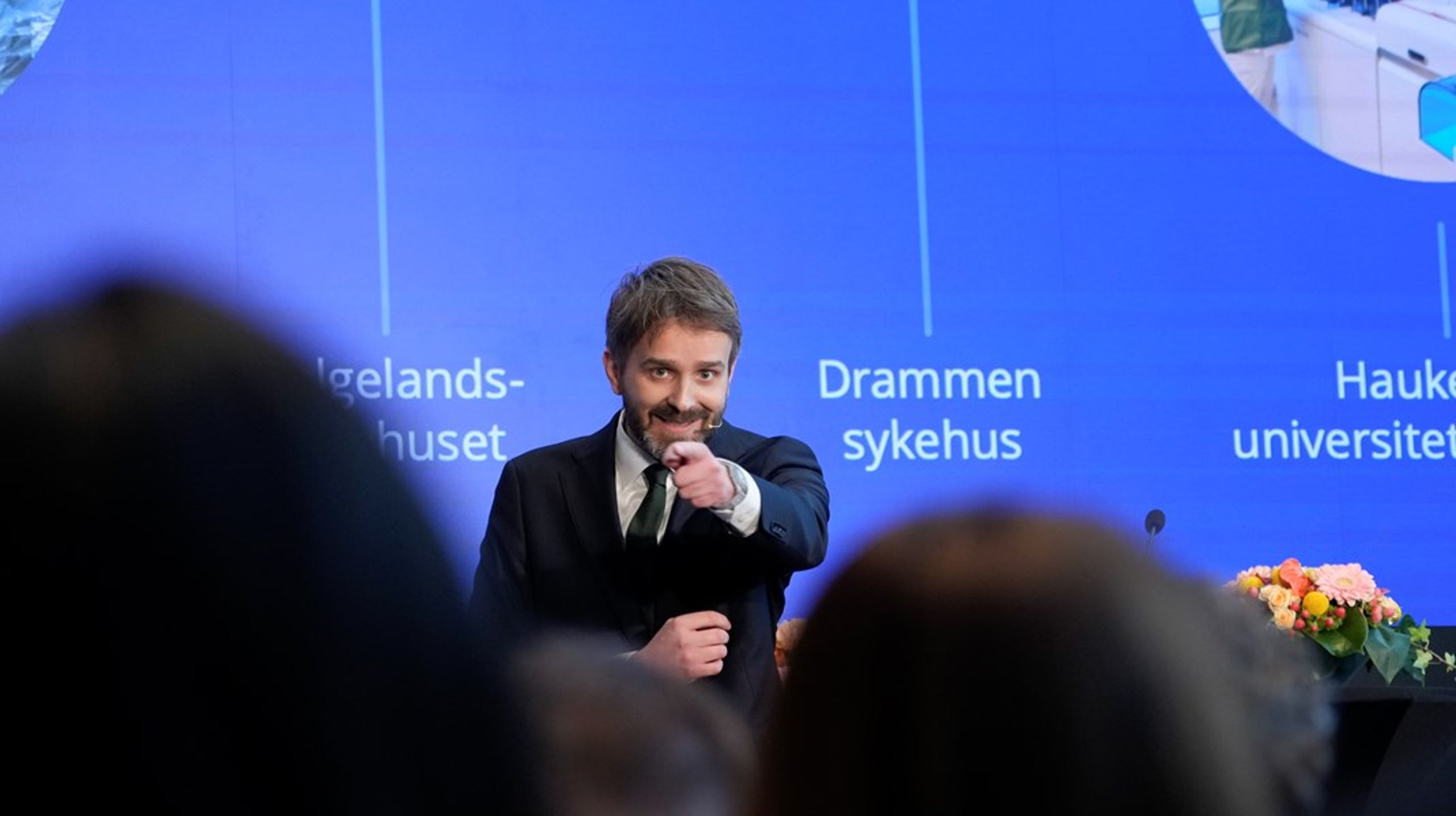 Helse- og omsorgsminister Jan Christian Vestre (Ap) skal denne uken i debatt om helsereformen han arbeider med.