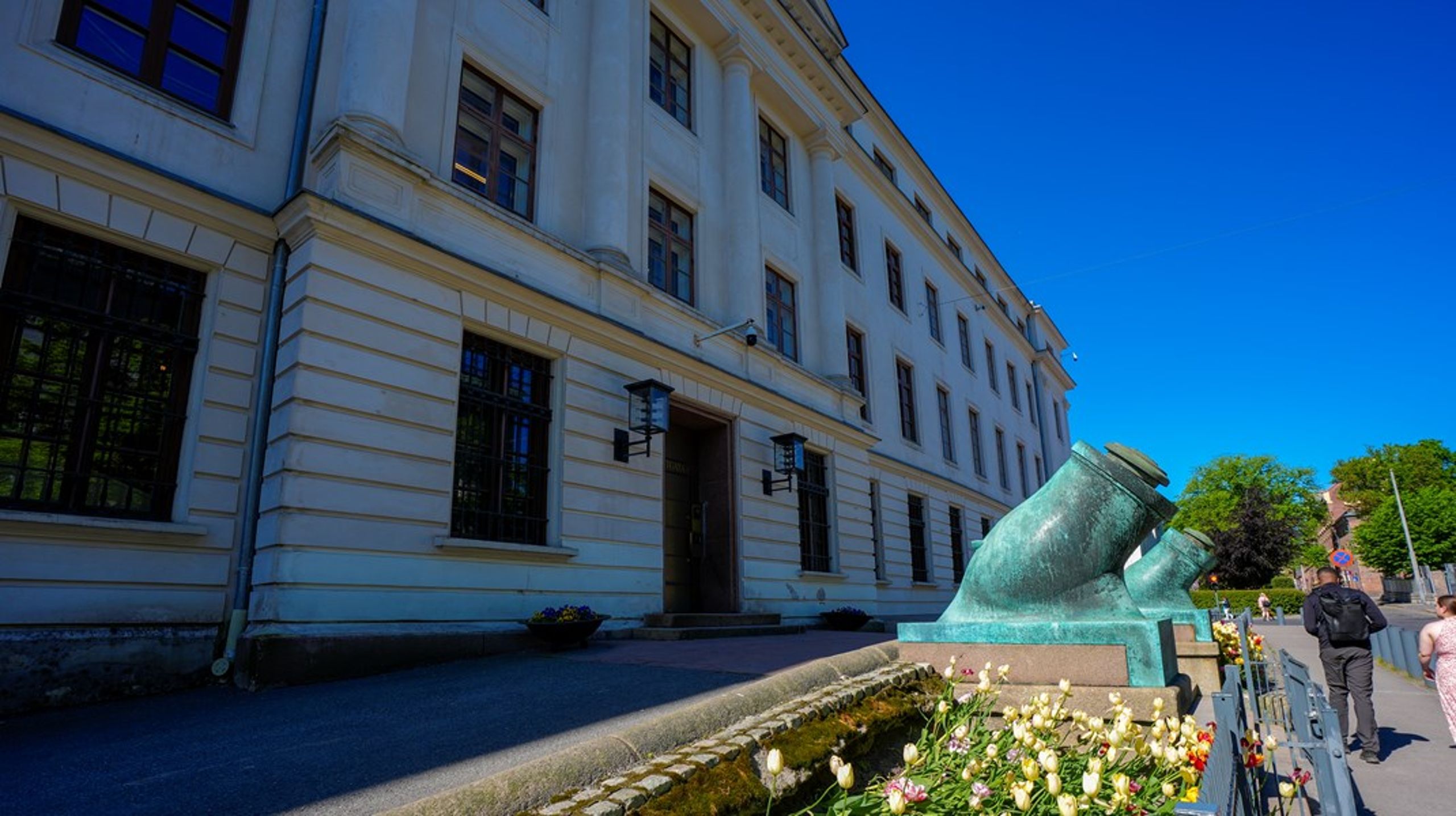 Forsvarshistorisk museum er en etat under Forsvarsdepartementet.