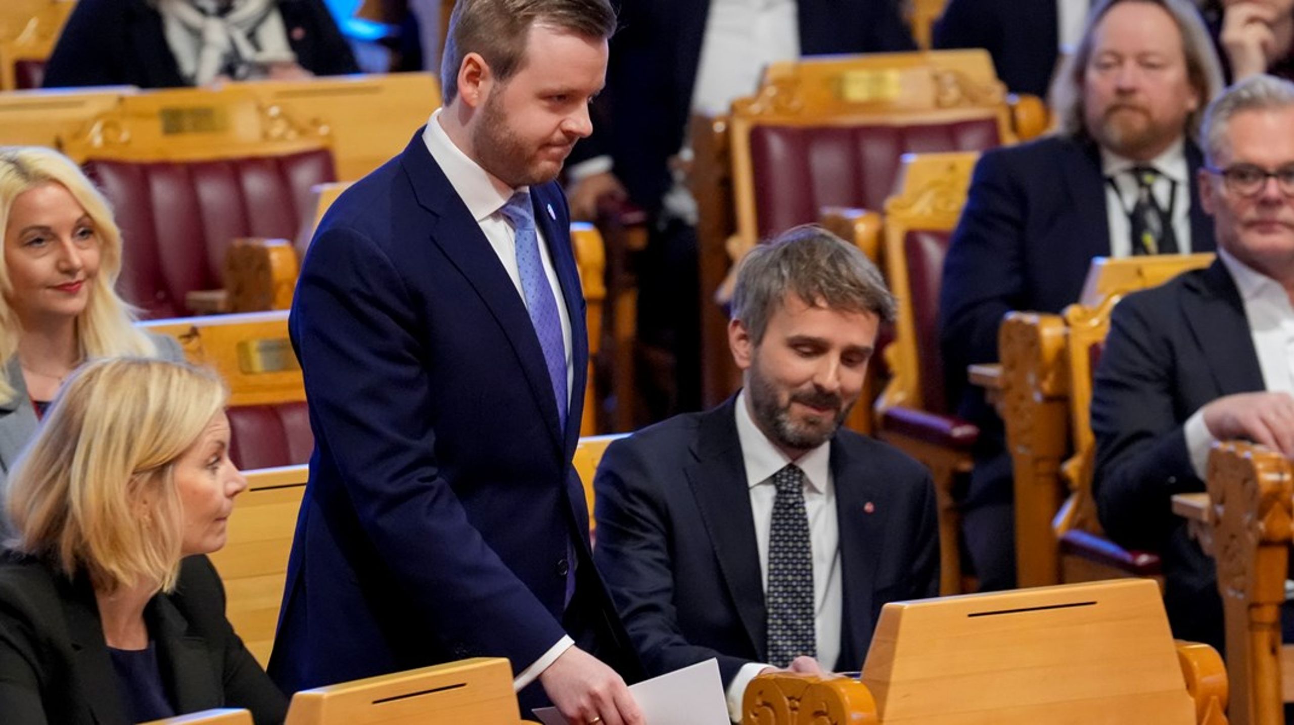 Kristian August Eilertsen mener helse-og omsorgsminister Jan Christian Vestre bidrar til å skape et overdrevet bilde av hvor mye helseforetakene kjøper inn av tjenester fra kommersielle aktører.