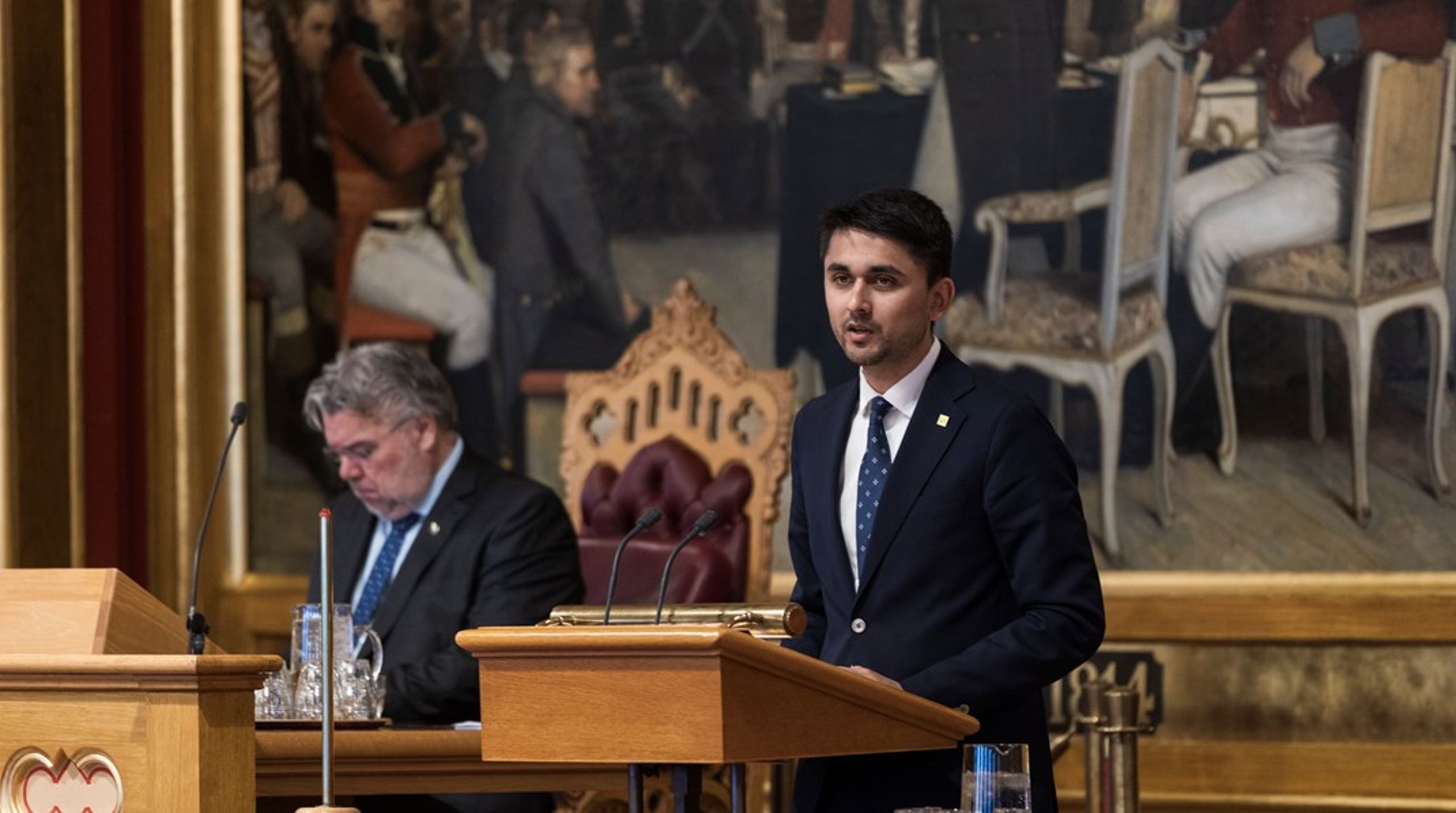 KrF-politiker Jonas Andersen Sayed er bekymret over skyggeflåten, som 260 ganger seilte langs norskekysten i fjor.