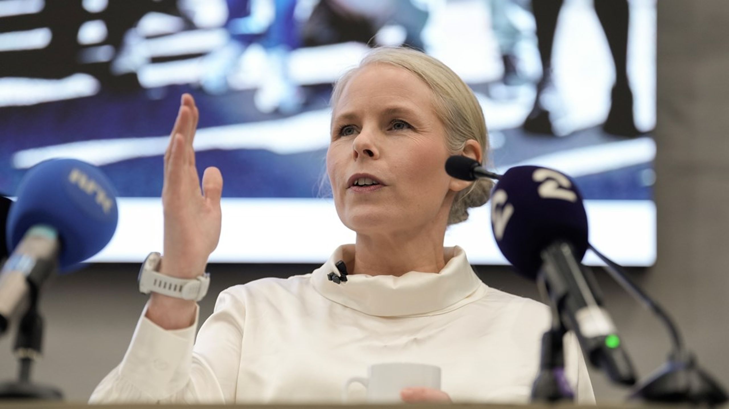 Kirsti Bergstø holder tale til landsstyret i januar. Der vedtok partiet å gå inn for å stryke Norges digitale suverenitet.&nbsp;