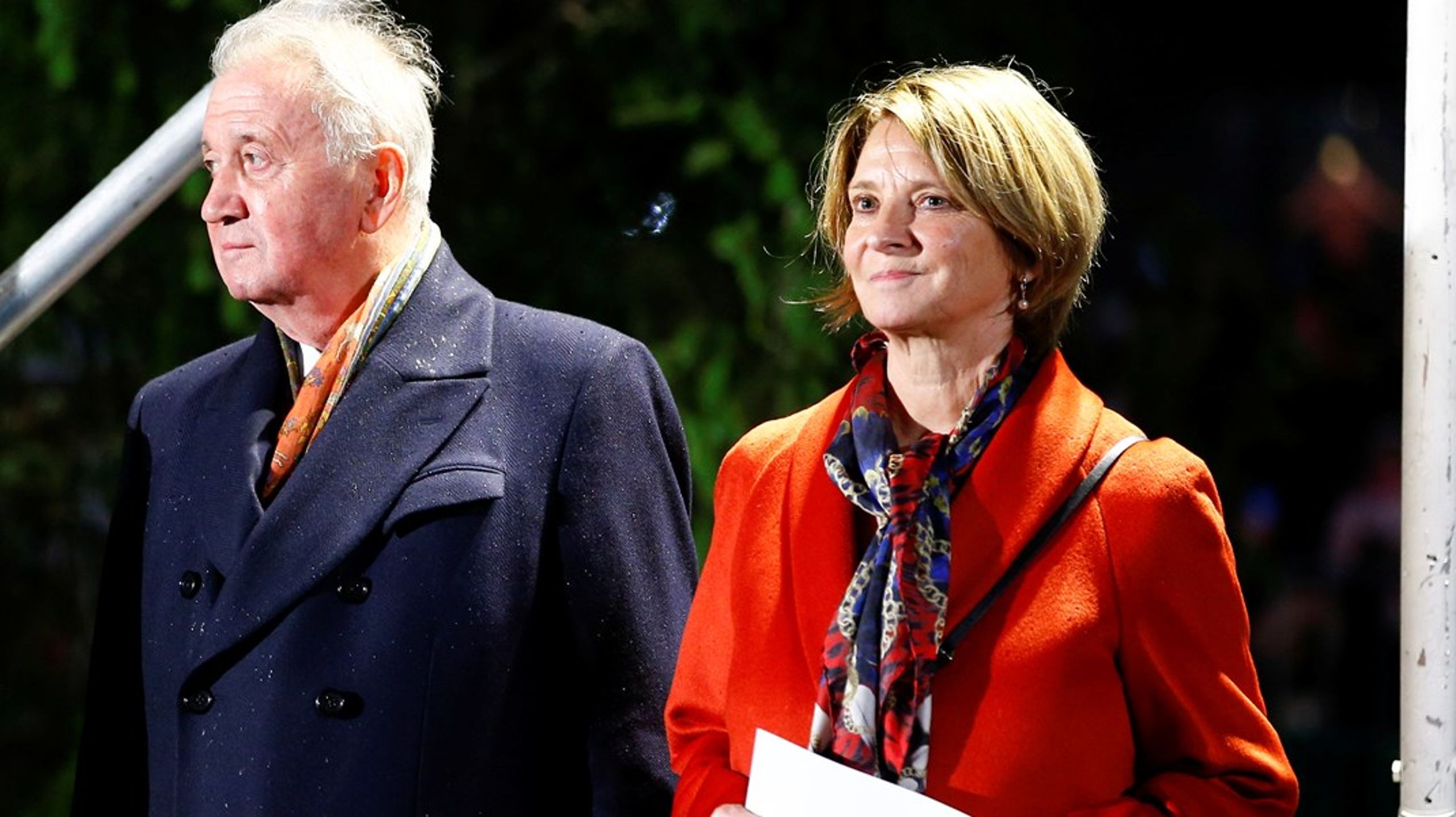 Både ambassadør Mona Juul og ektemannen Terje Rød-Larsen var raus med takken til finansmannen Jeffrey Epstein, som i en årrekke hadde kontakt med dem begge to og familien.&nbsp;